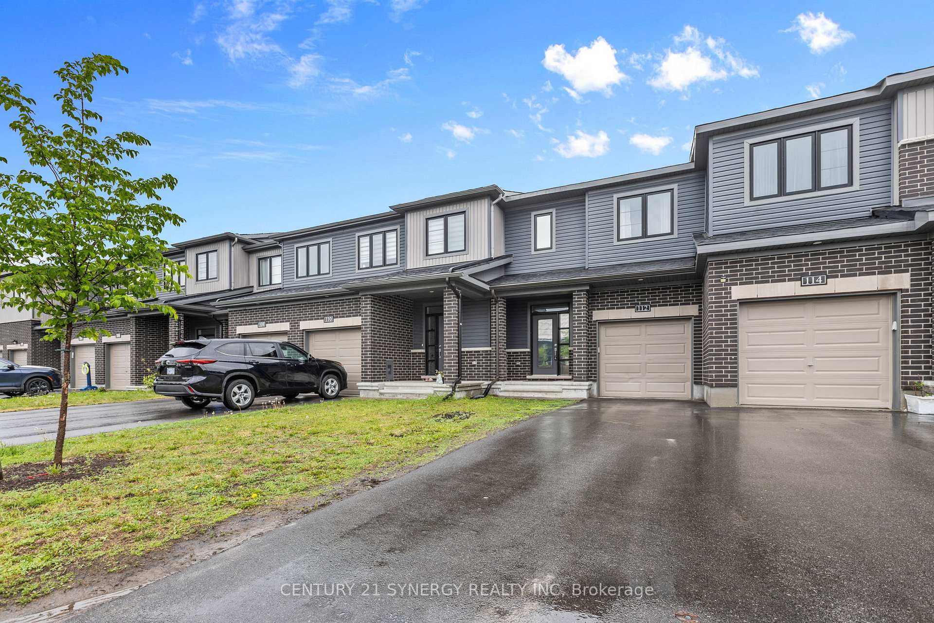 Photo 2 of 112 Attwell Private, Ottawa, Kanata - Morgan's Grant/South March — HOMEH