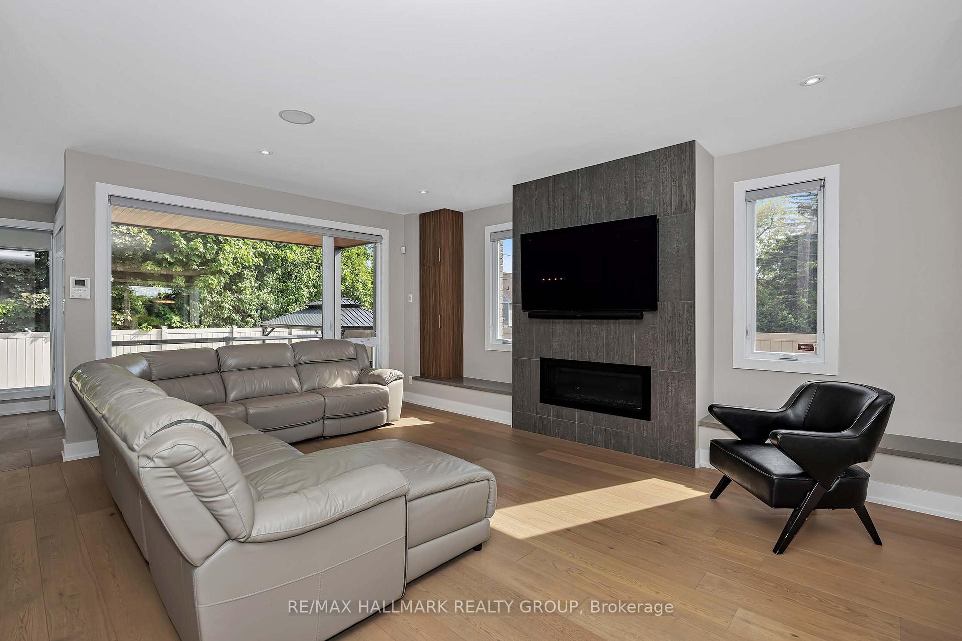 Photo 9 of 88 Withrow Avenue, Ottawa, Meadowlands/St. Claire Gardens — HOMEH