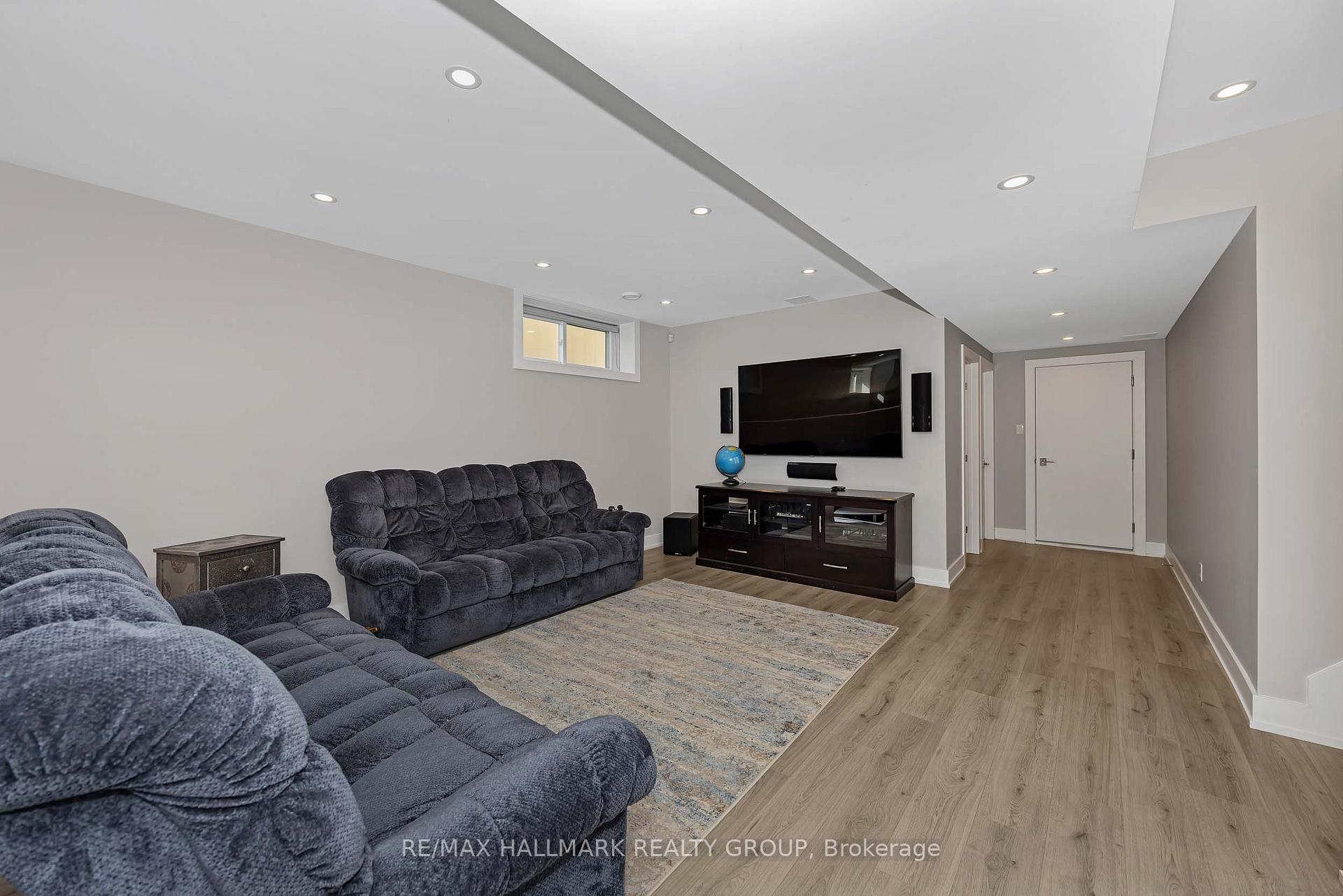 Photo 33 of 88 Withrow Avenue, Ottawa, Meadowlands/St. Claire Gardens — HOMEH