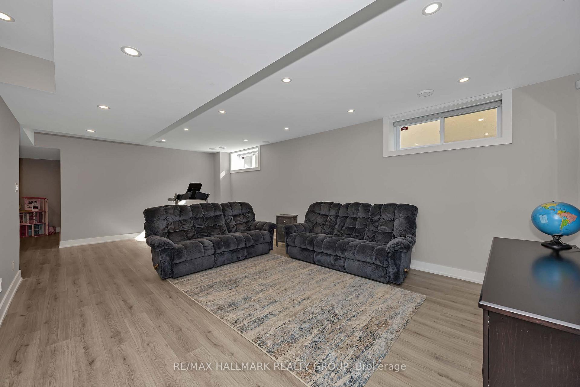 Photo 34 of 88 Withrow Avenue, Ottawa, Meadowlands/St. Claire Gardens — HOMEH