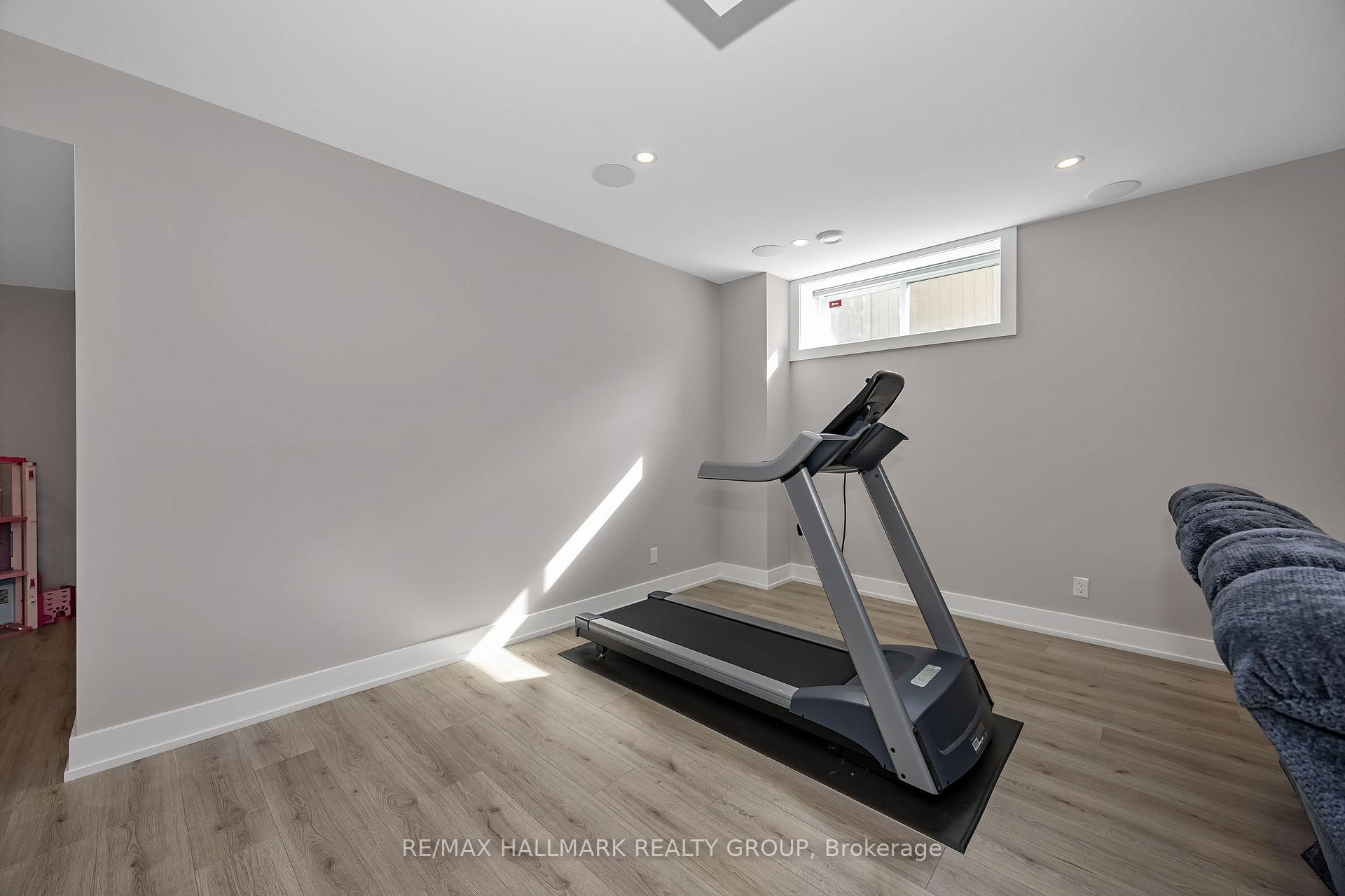 Photo 35 of 88 Withrow Avenue, Ottawa, Meadowlands/St. Claire Gardens — HOMEH