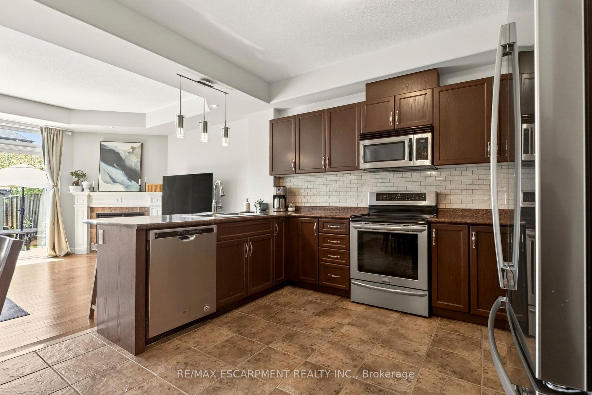 Photo 12 of 62 Fall Fair Way, Hamilton, Binbrook — HOMEH