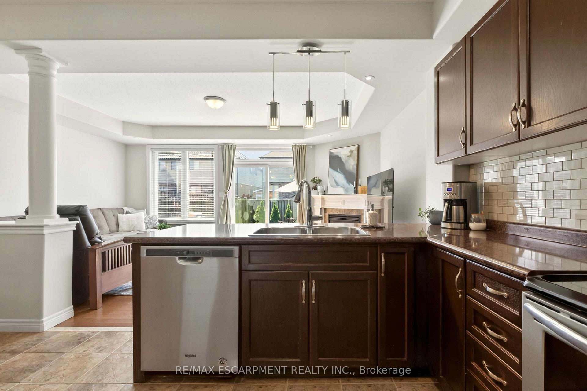 Photo 14 of 62 Fall Fair Way, Hamilton, Binbrook — HOMEH