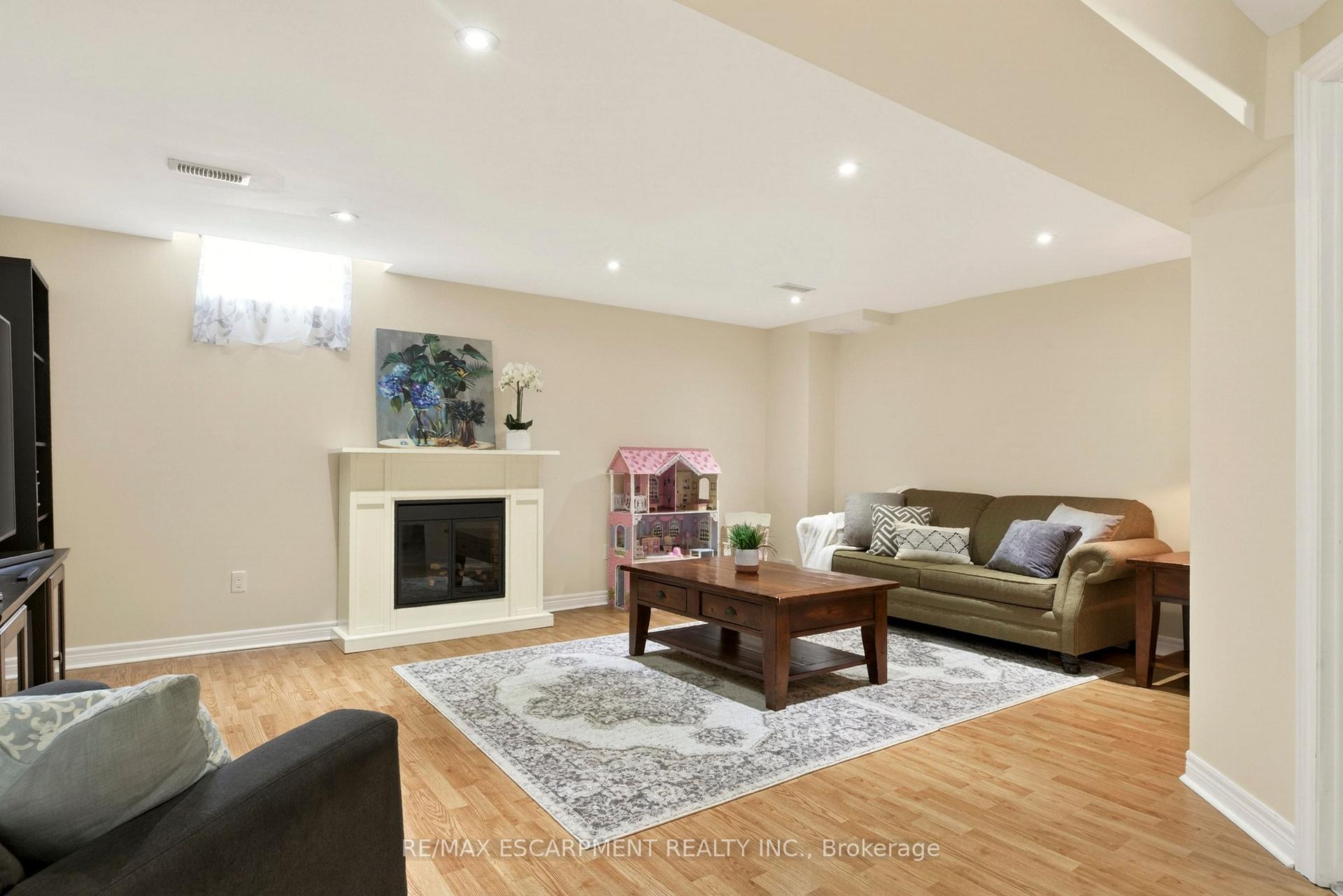 Photo 37 of 62 Fall Fair Way, Hamilton, Binbrook — HOMEH