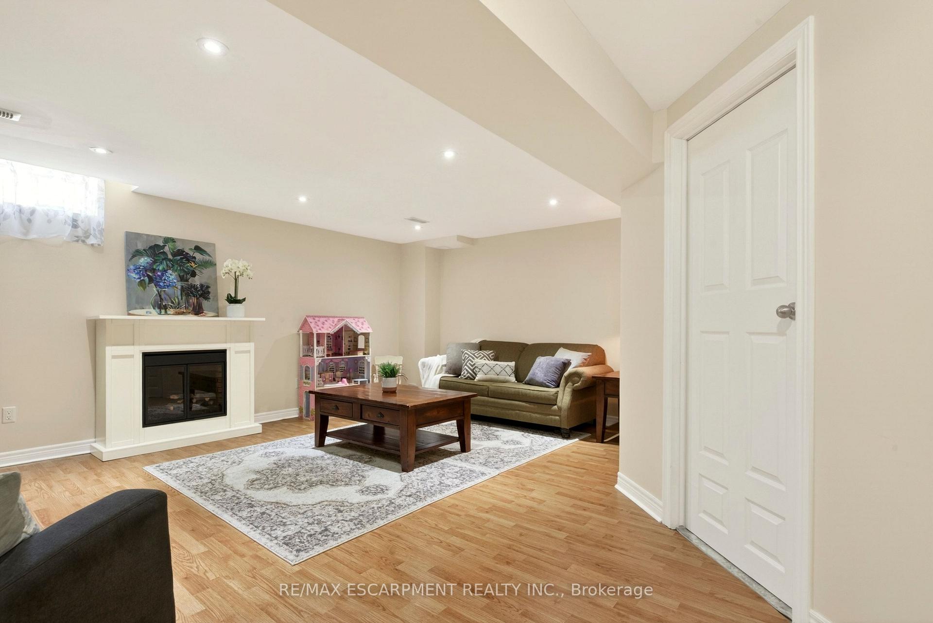 Photo 38 of 62 Fall Fair Way, Hamilton, Binbrook — HOMEH