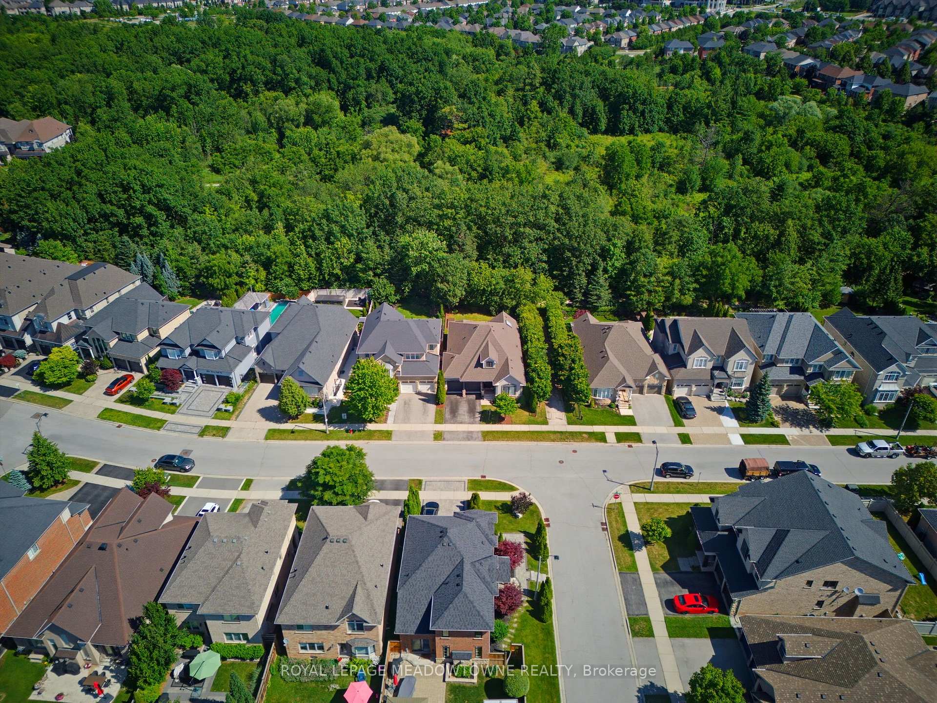 Photo 3 of 2269 Wuthering Heights Way, Oakville, Bronte Creek — HOMEH