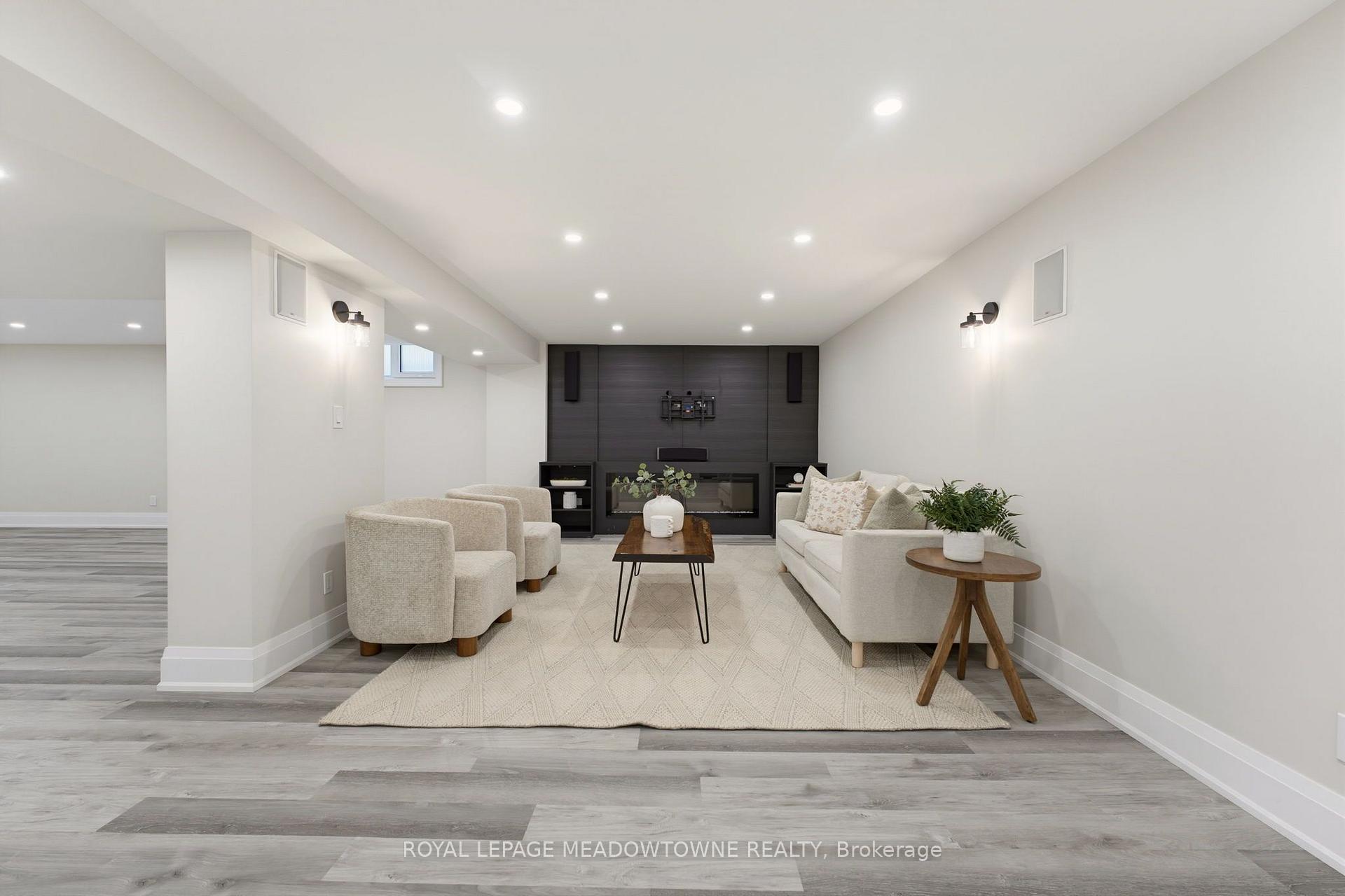 Photo 32 of 2269 Wuthering Heights Way, Oakville, Bronte Creek — HOMEH