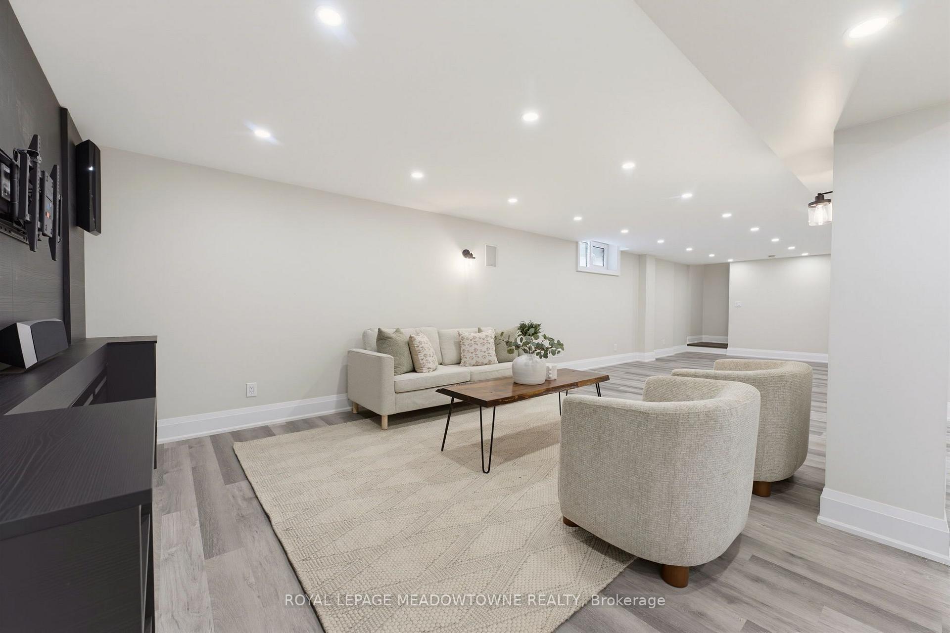 Photo 33 of 2269 Wuthering Heights Way, Oakville, Bronte Creek — HOMEH