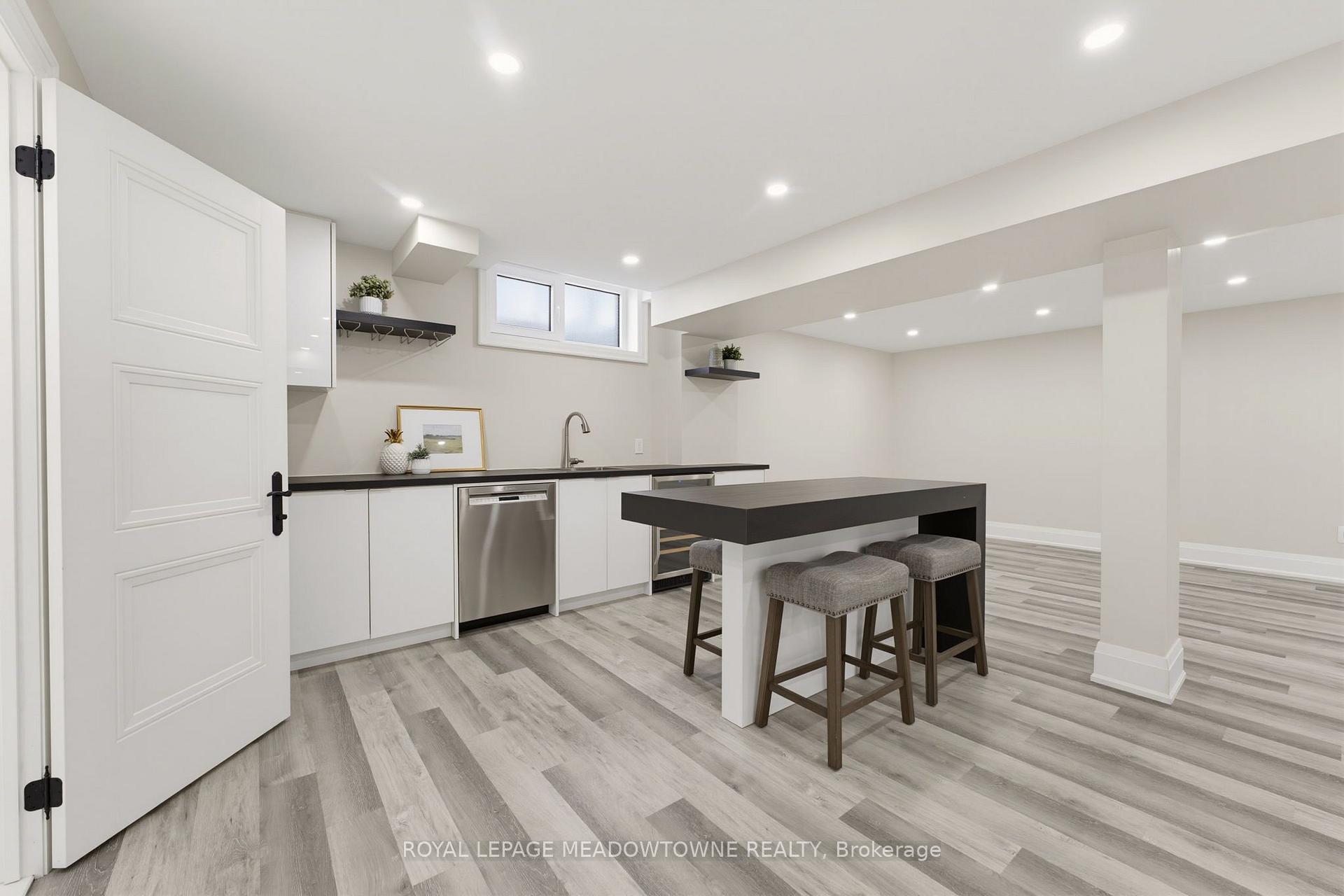 Photo 37 of 2269 Wuthering Heights Way, Oakville, Bronte Creek — HOMEH
