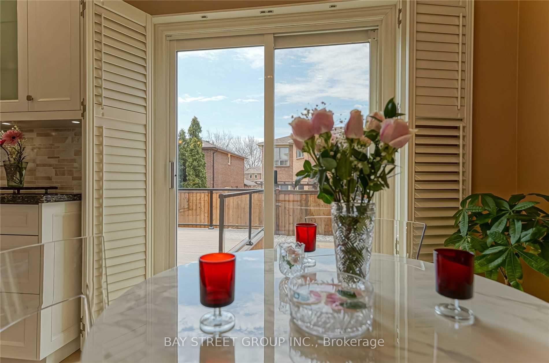 Photo 9 of 1480 Princeton Crescent, Oakville, College Park — HOMEH