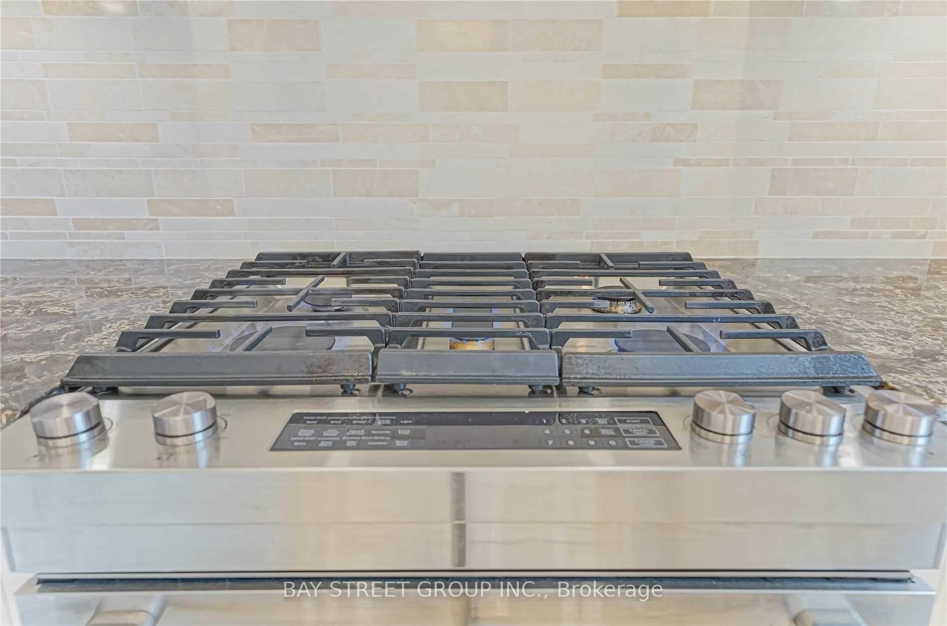 Photo 10 of 1480 Princeton Crescent, Oakville, College Park — HOMEH
