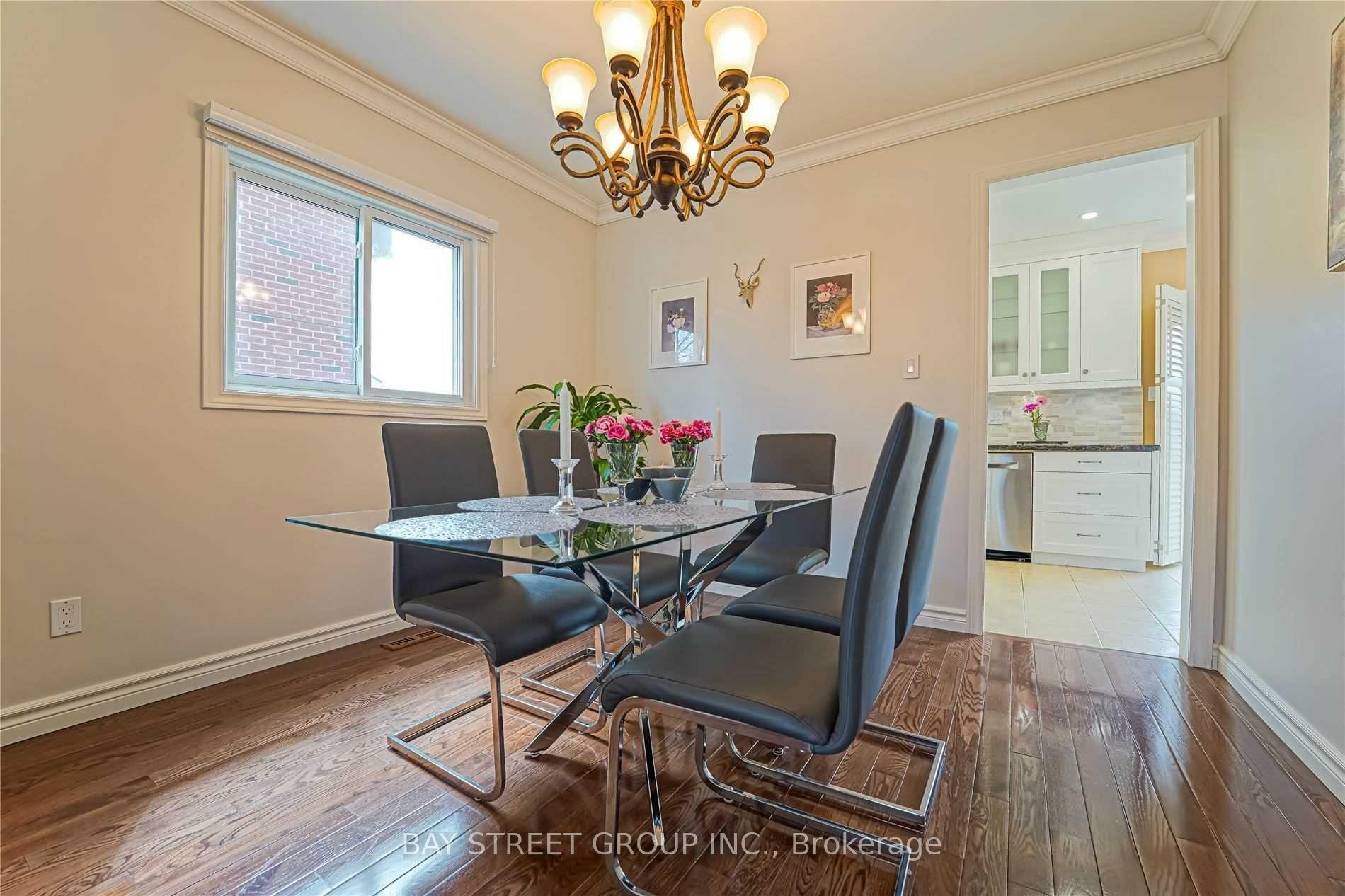 Photo 14 of 1480 Princeton Crescent, Oakville, College Park — HOMEH