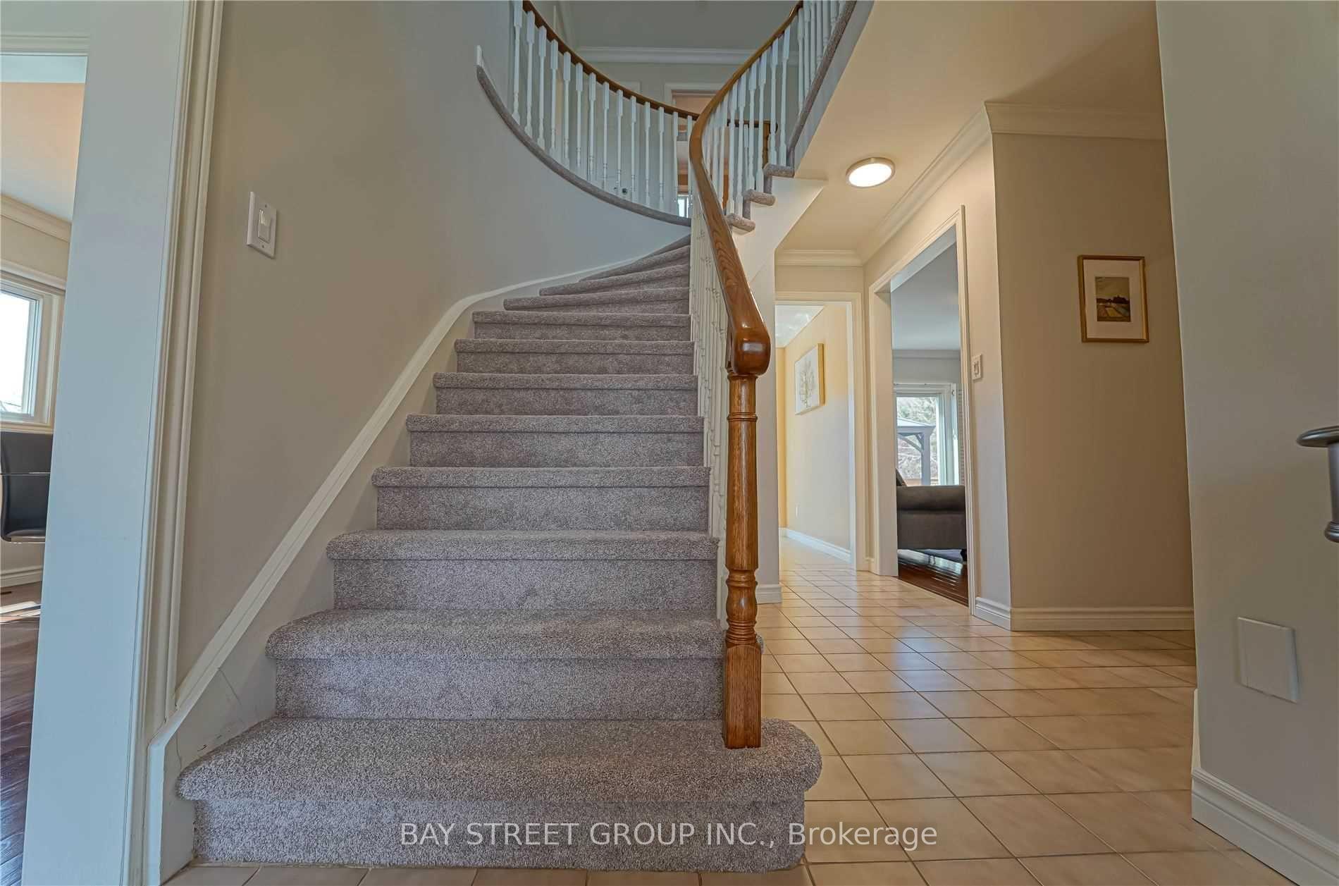 Photo 16 of 1480 Princeton Crescent, Oakville, College Park — HOMEH