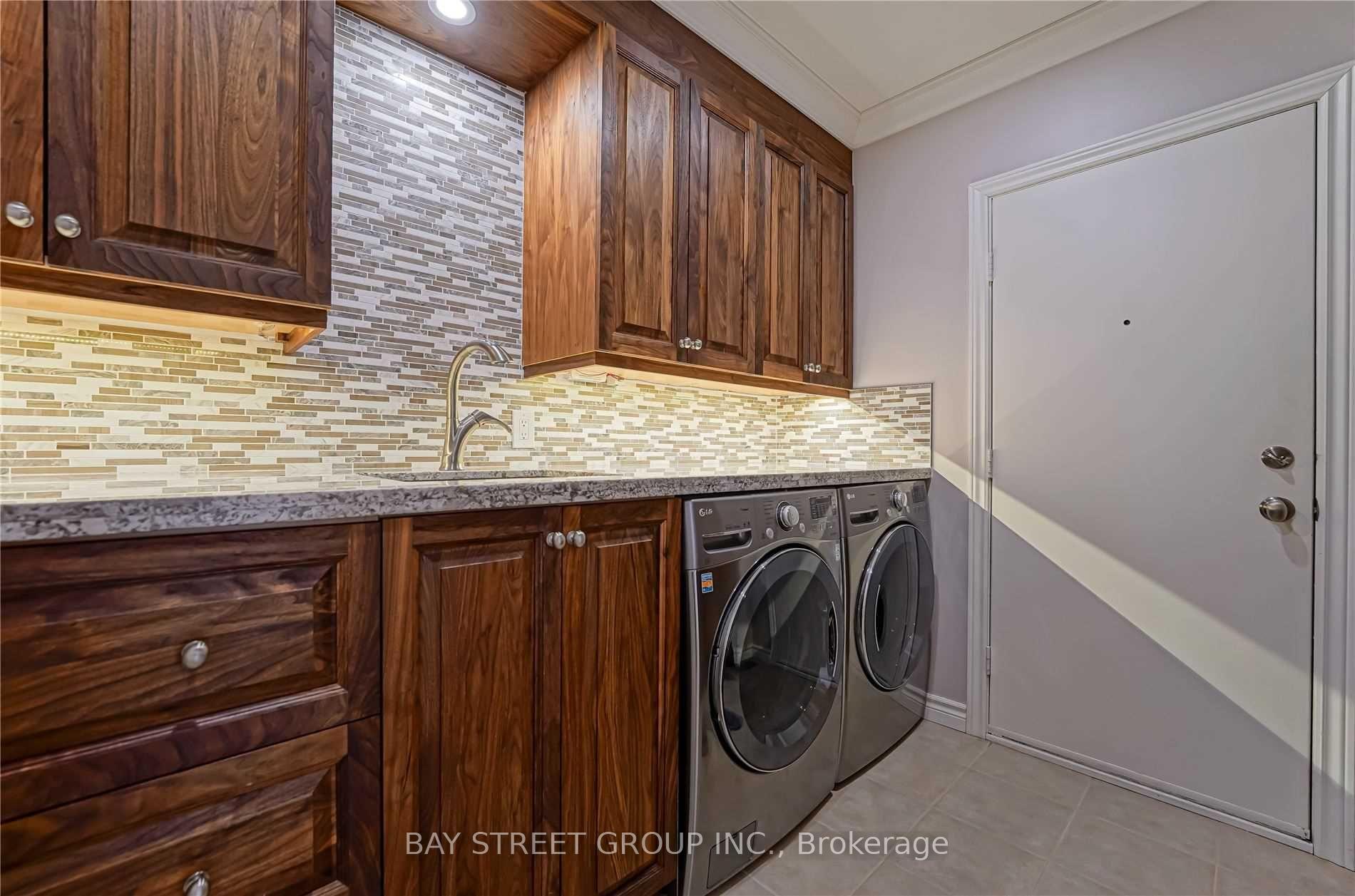 Photo 17 of 1480 Princeton Crescent, Oakville, College Park — HOMEH