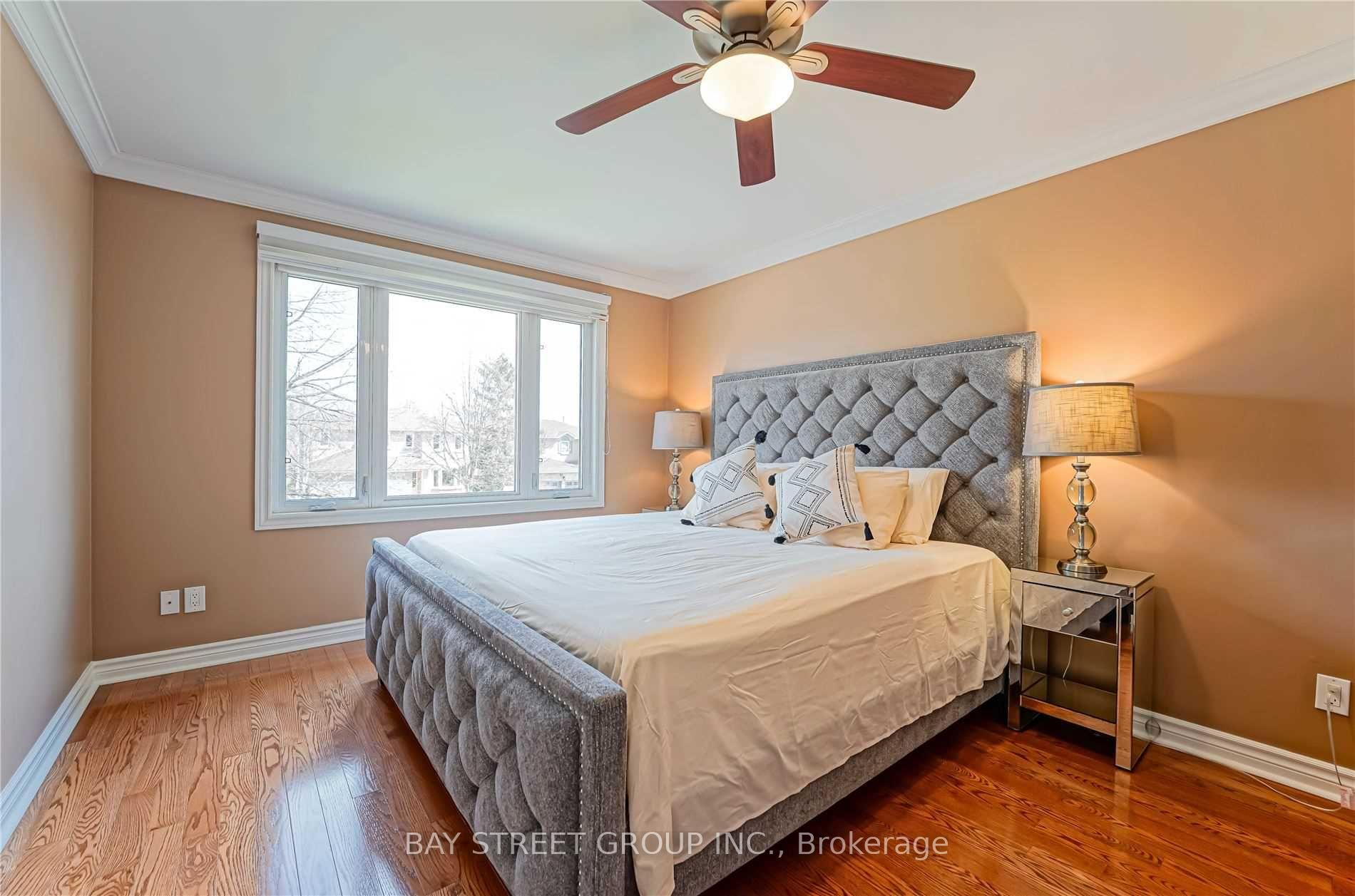 Photo 25 of 1480 Princeton Crescent, Oakville, College Park — HOMEH