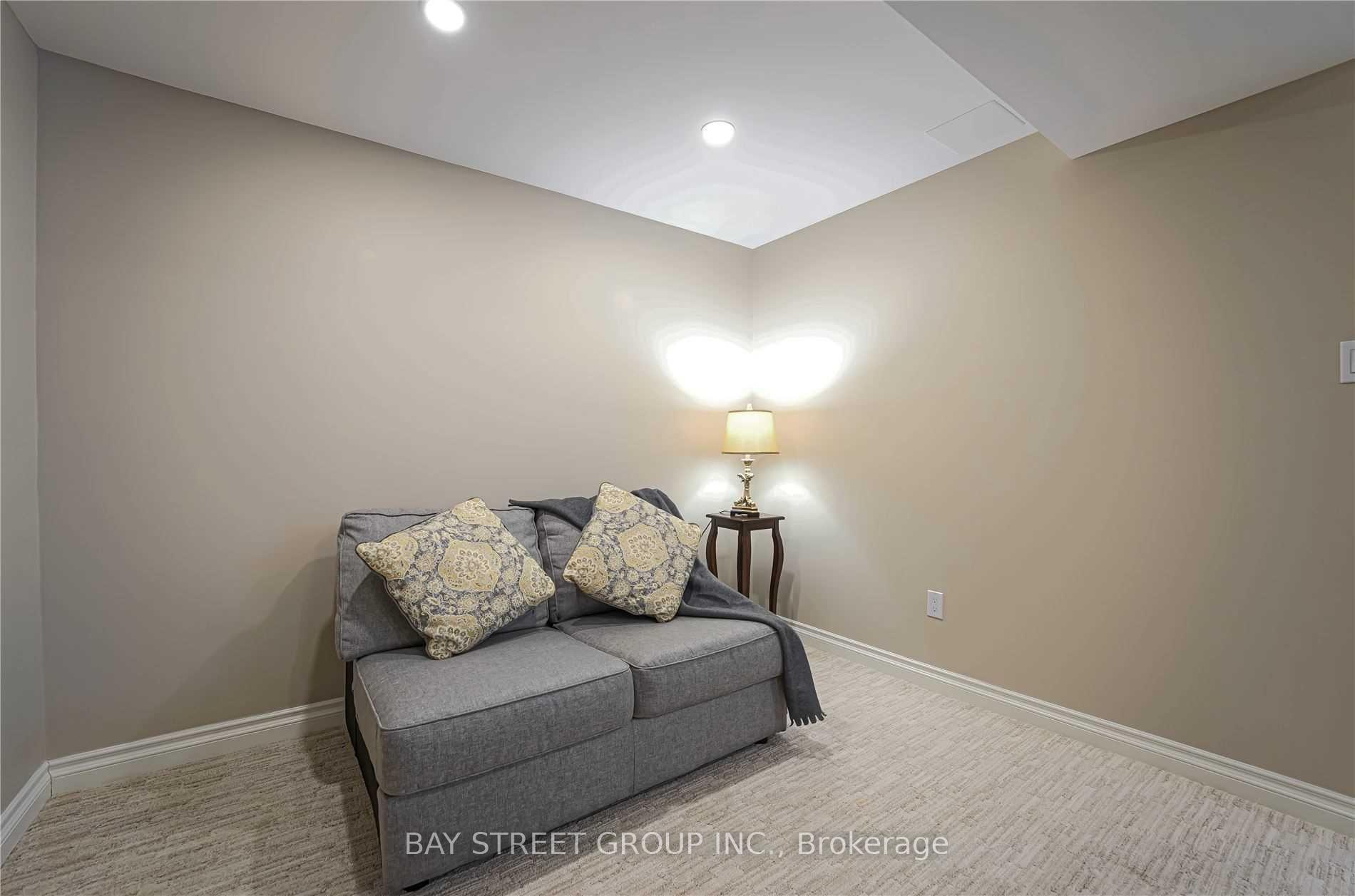 Photo 27 of 1480 Princeton Crescent, Oakville, College Park — HOMEH