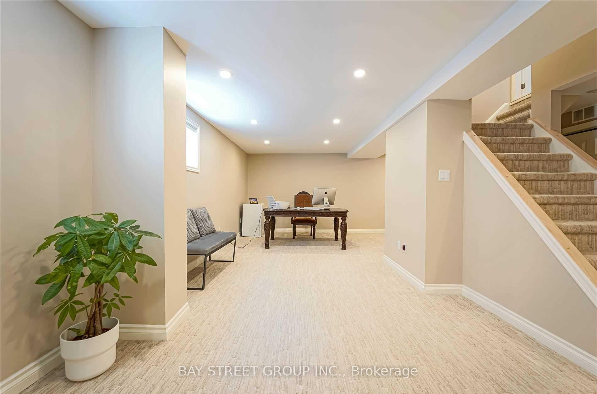 Photo 29 of 1480 Princeton Crescent, Oakville, College Park — HOMEH