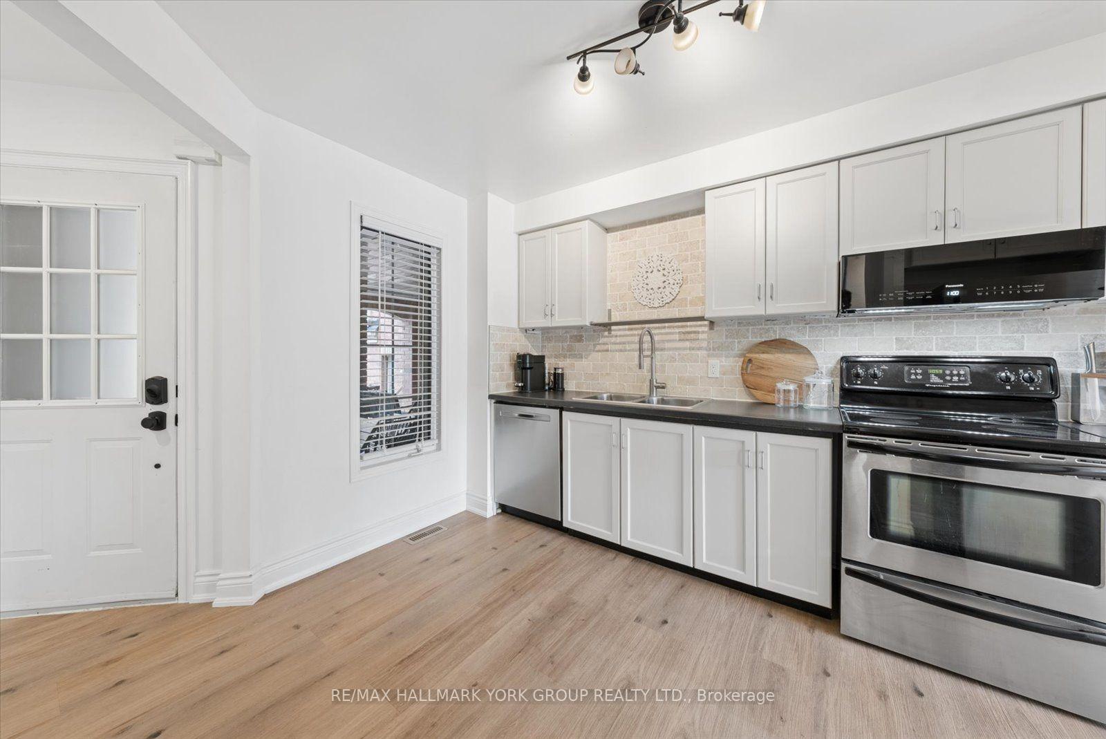 Photo 7 of 21 Snedden Avenue, Aurora, Bayview Wellington — HOMEH