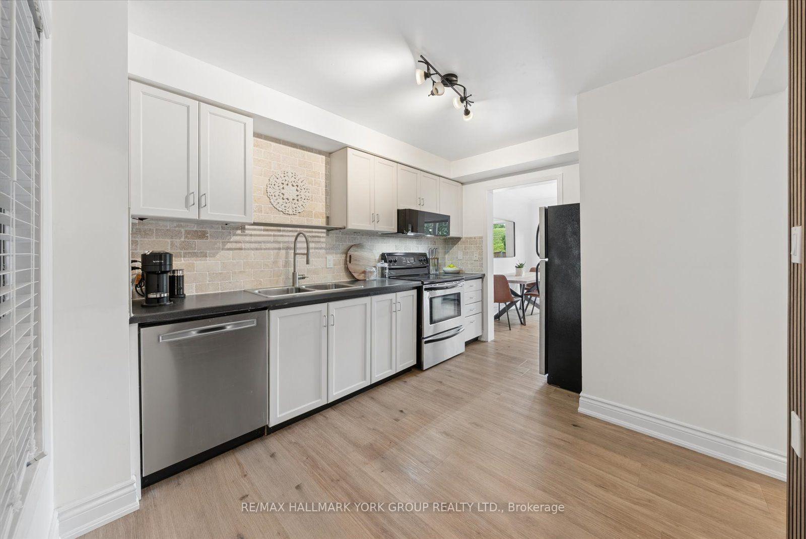 Photo 8 of 21 Snedden Avenue, Aurora, Bayview Wellington — HOMEH