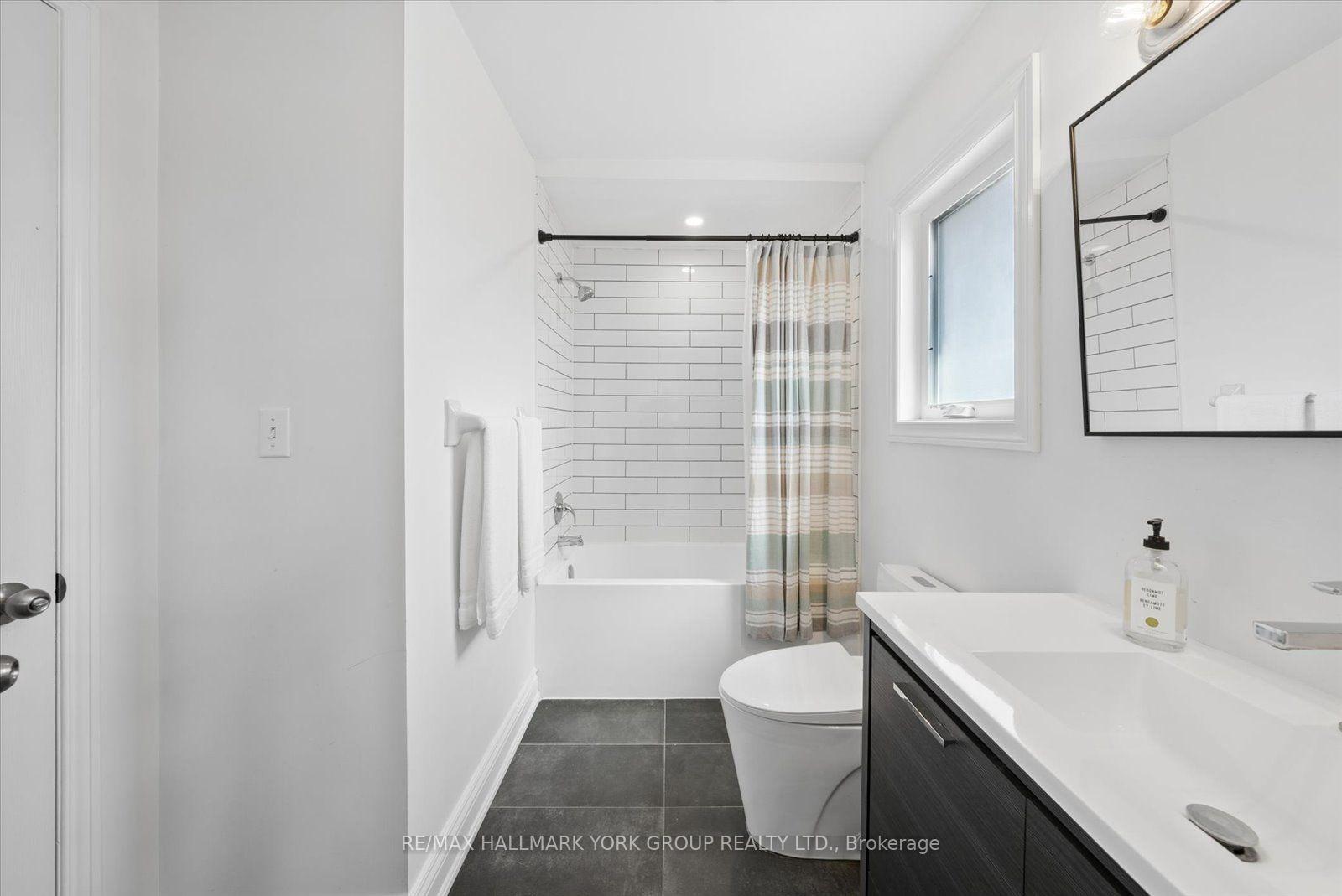 Photo 18 of 21 Snedden Avenue, Aurora, Bayview Wellington — HOMEH