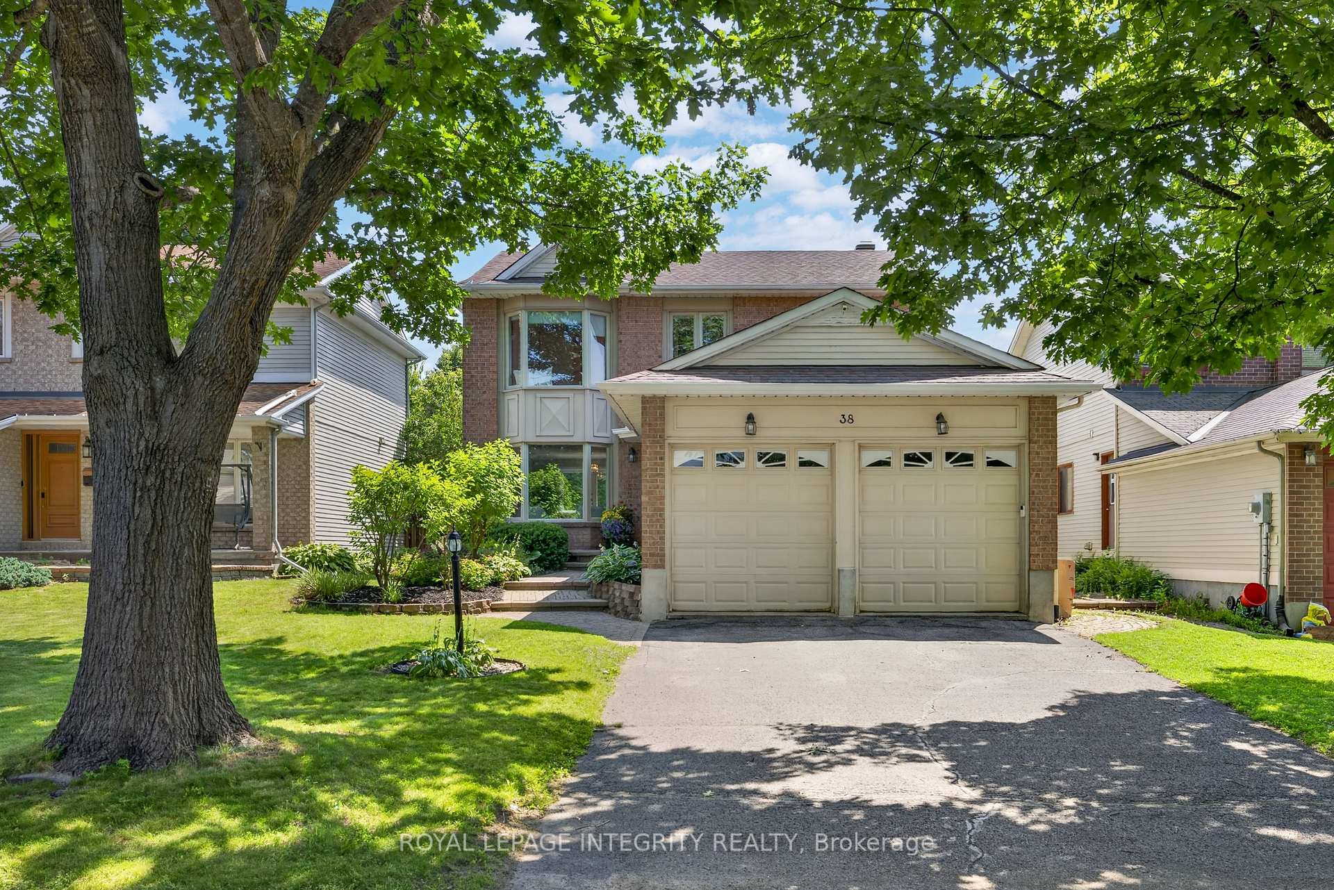 Photo 1 of 38 Pebble Creek Crescent, Ottawa, Kanata - Emerald Meadows/Trailwest — HOMEH