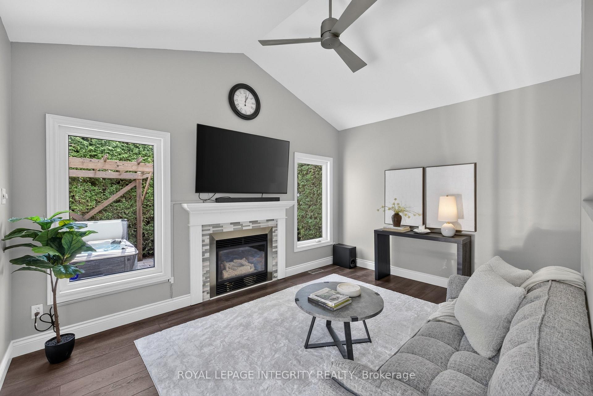Photo 18 of 38 Pebble Creek Crescent, Ottawa, Kanata - Emerald Meadows/Trailwest — HOMEH
