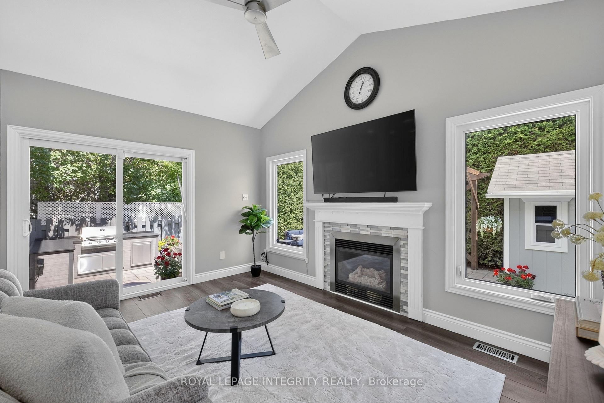 Photo 19 of 38 Pebble Creek Crescent, Ottawa, Kanata - Emerald Meadows/Trailwest — HOMEH