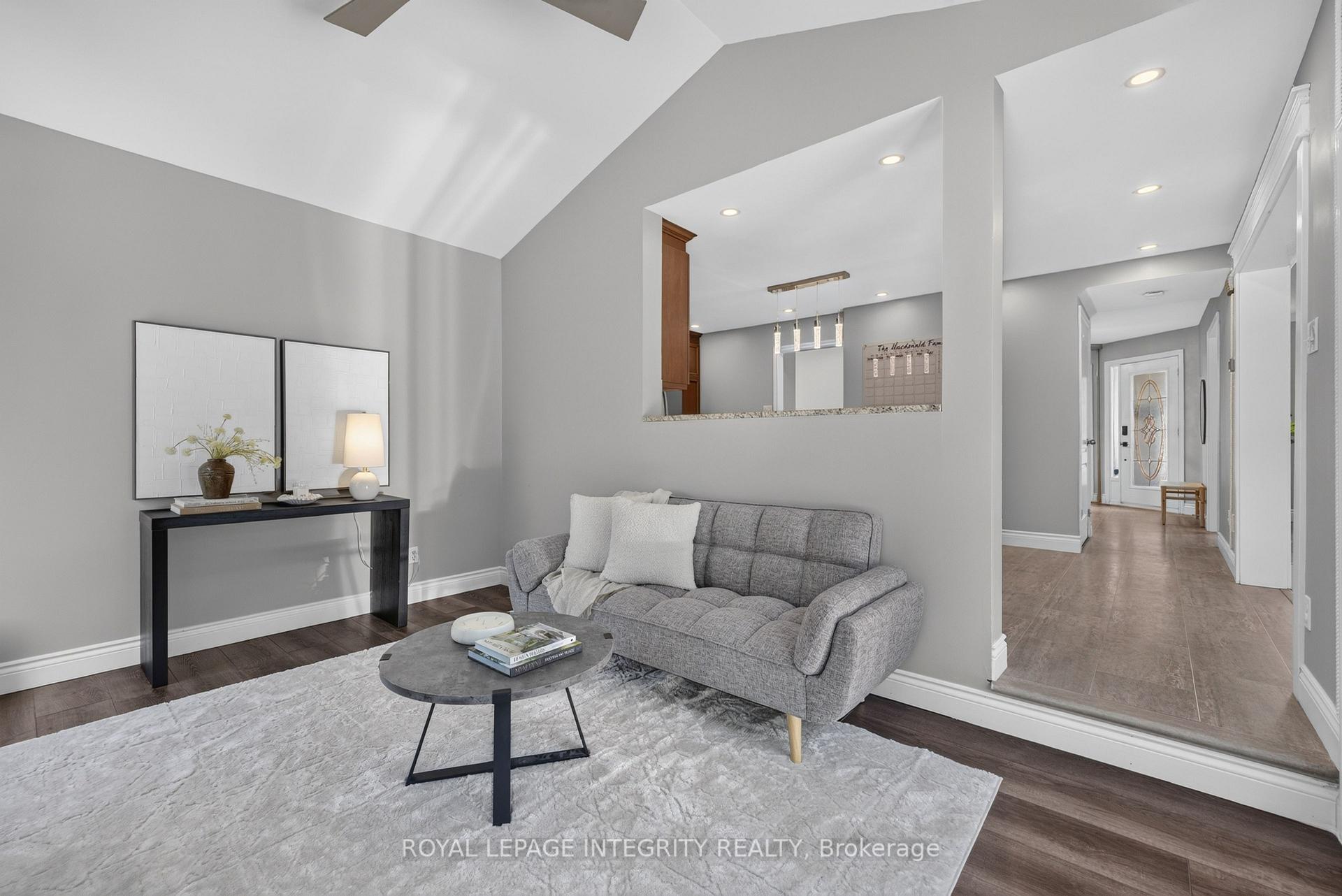 Photo 20 of 38 Pebble Creek Crescent, Ottawa, Kanata - Emerald Meadows/Trailwest — HOMEH