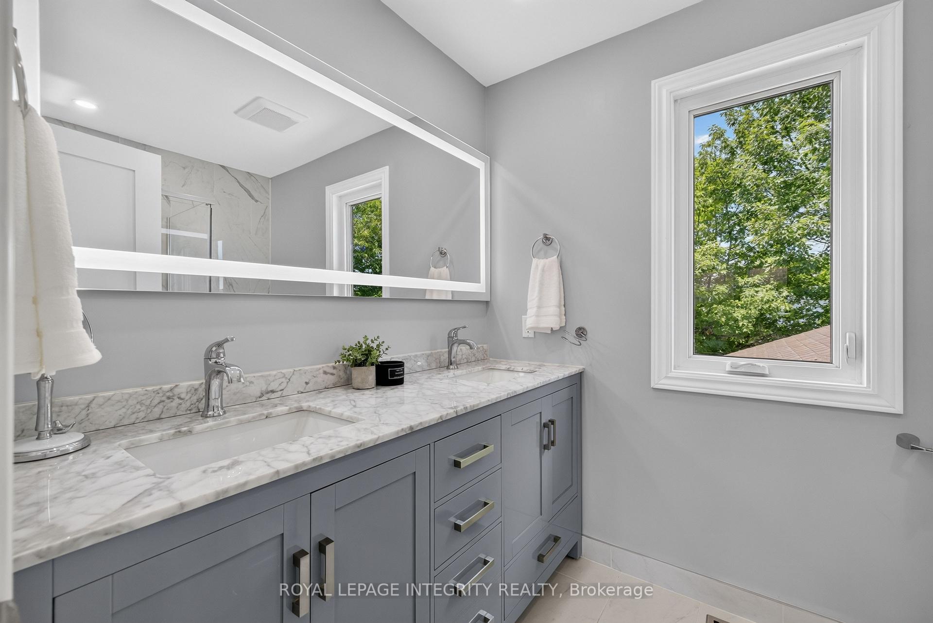 Photo 24 of 38 Pebble Creek Crescent, Ottawa, Kanata - Emerald Meadows/Trailwest — HOMEH
