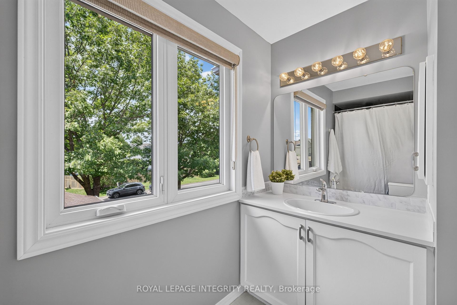 Photo 28 of 38 Pebble Creek Crescent, Ottawa, Kanata - Emerald Meadows/Trailwest — HOMEH