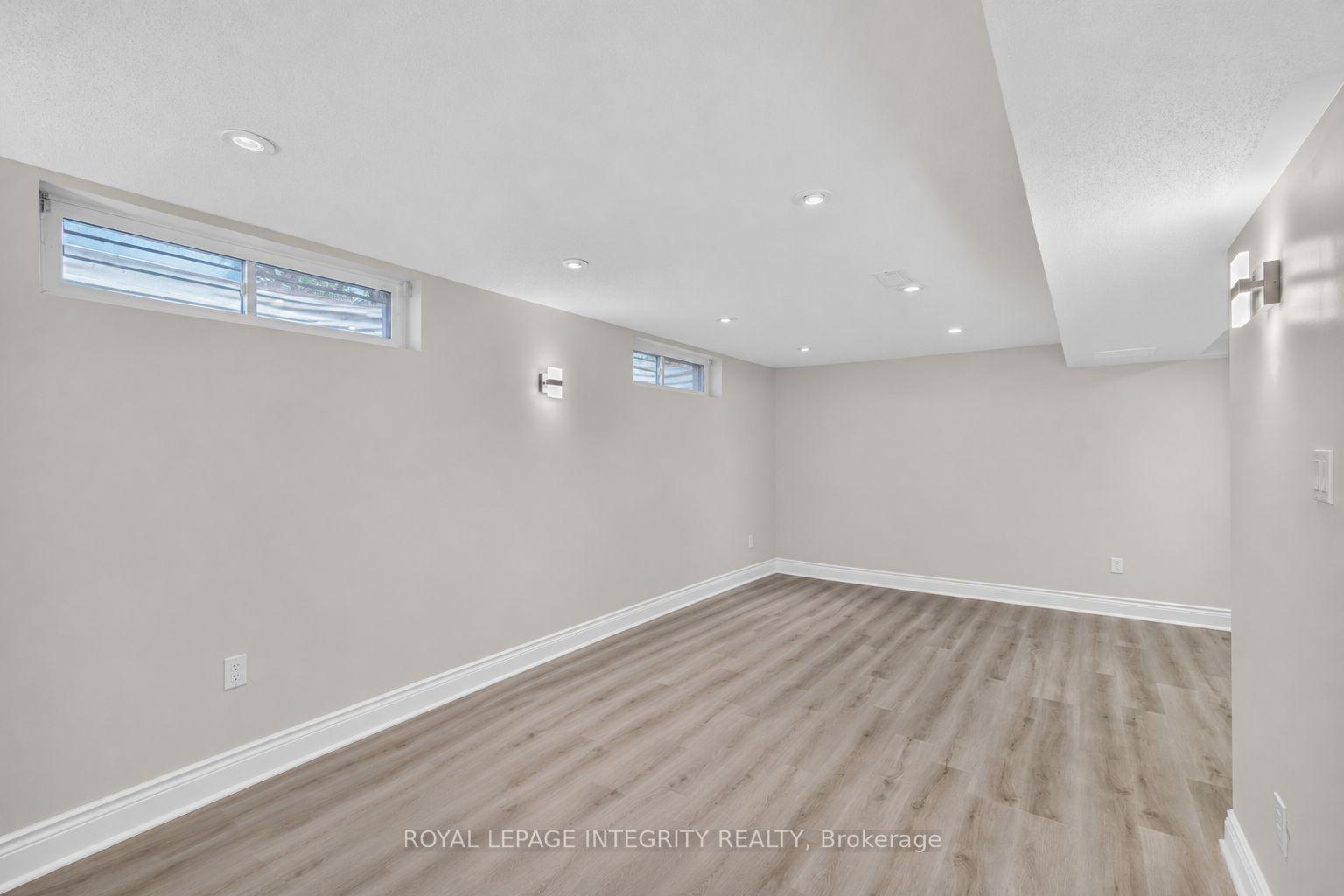 Photo 30 of 38 Pebble Creek Crescent, Ottawa, Kanata - Emerald Meadows/Trailwest — HOMEH