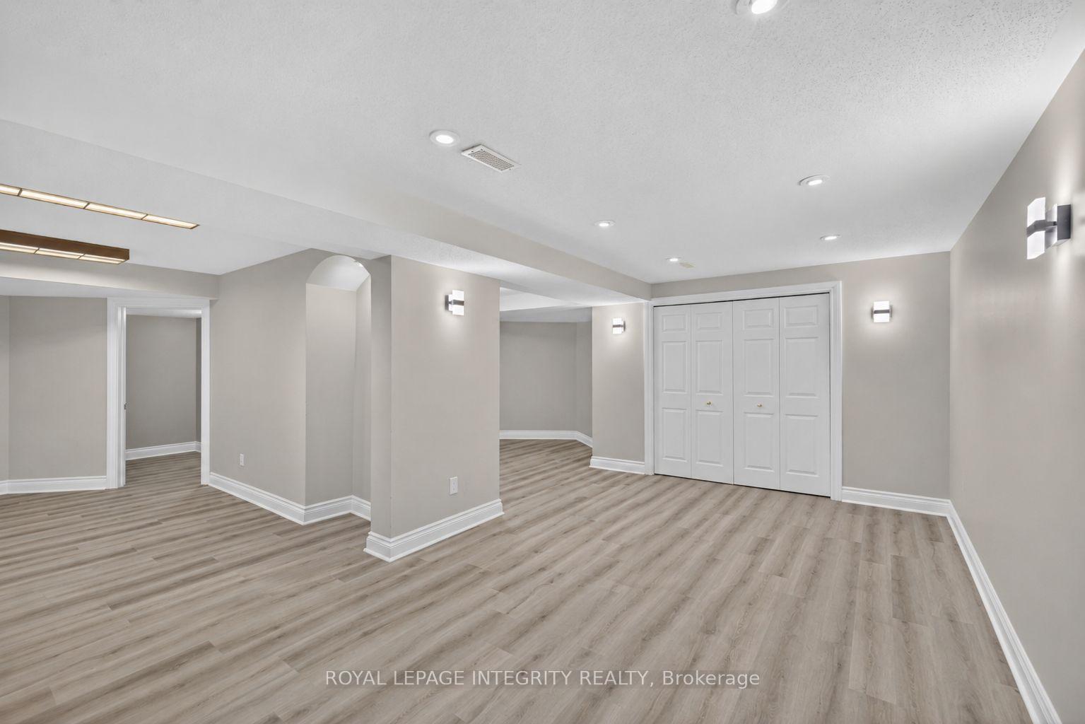 Photo 31 of 38 Pebble Creek Crescent, Ottawa, Kanata - Emerald Meadows/Trailwest — HOMEH