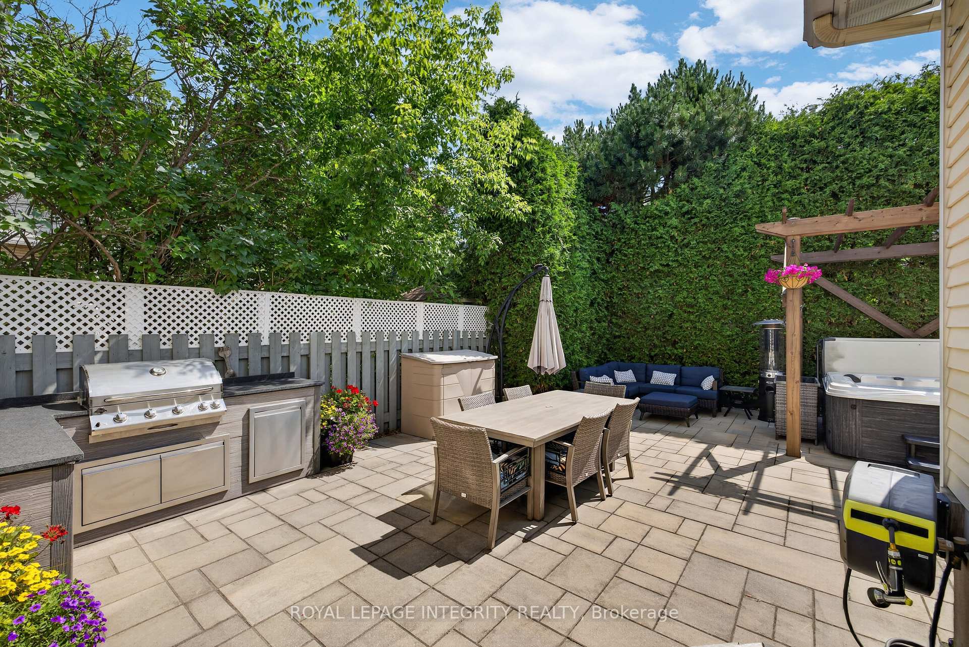 Photo 36 of 38 Pebble Creek Crescent, Ottawa, Kanata - Emerald Meadows/Trailwest — HOMEH