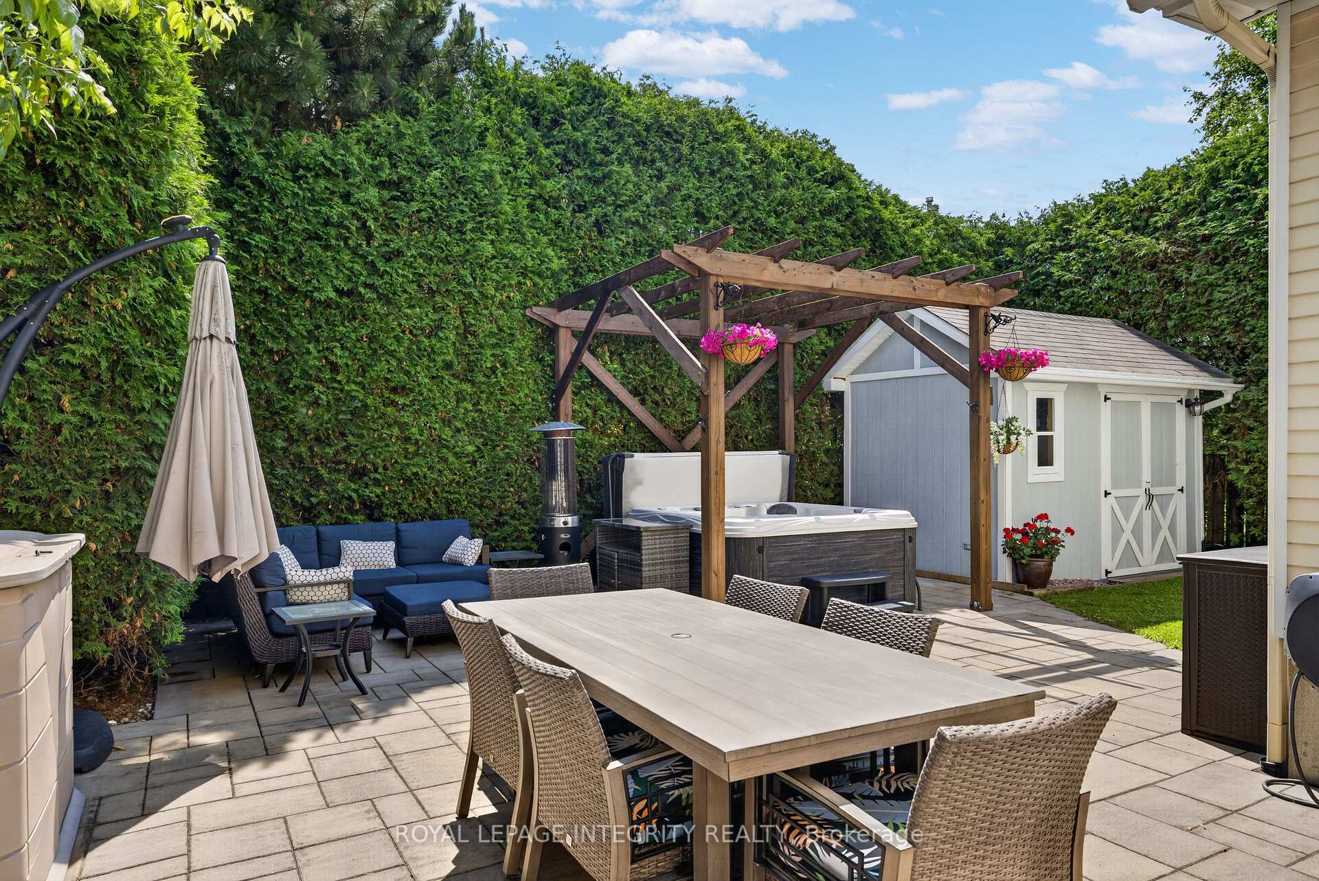 Photo 37 of 38 Pebble Creek Crescent, Ottawa, Kanata - Emerald Meadows/Trailwest — HOMEH