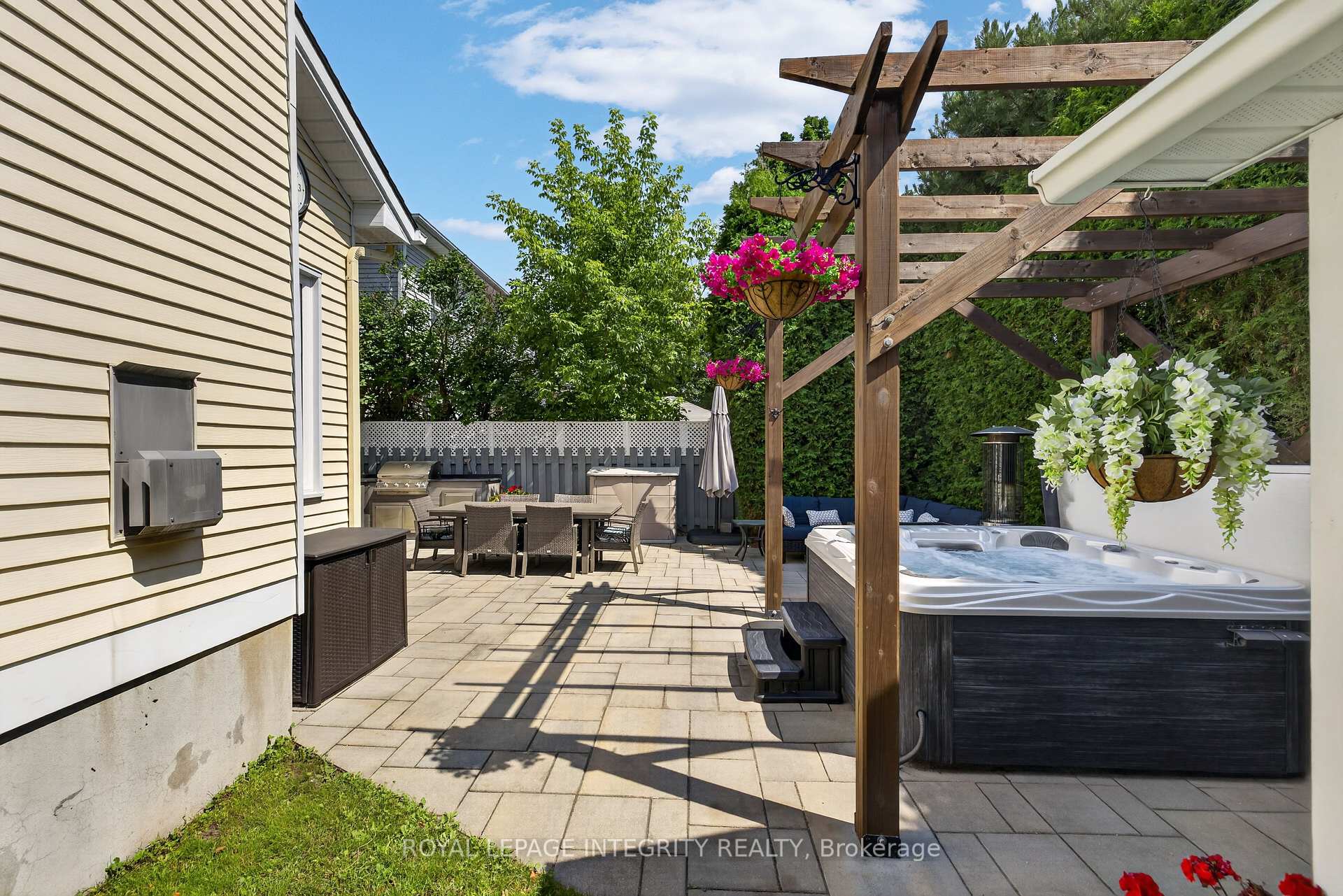 Photo 47 of 38 Pebble Creek Crescent, Ottawa, Kanata - Emerald Meadows/Trailwest — HOMEH