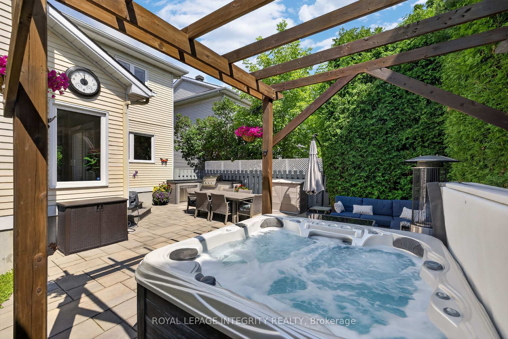 Photo 48 of 38 Pebble Creek Crescent, Ottawa, Kanata - Emerald Meadows/Trailwest — HOMEH