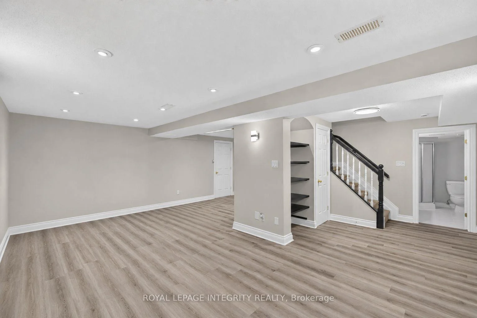 Photo 46 of 38 Pebble Creek Crescent, Ottawa, Kanata - Emerald Meadows/Trailwest — HOMEH