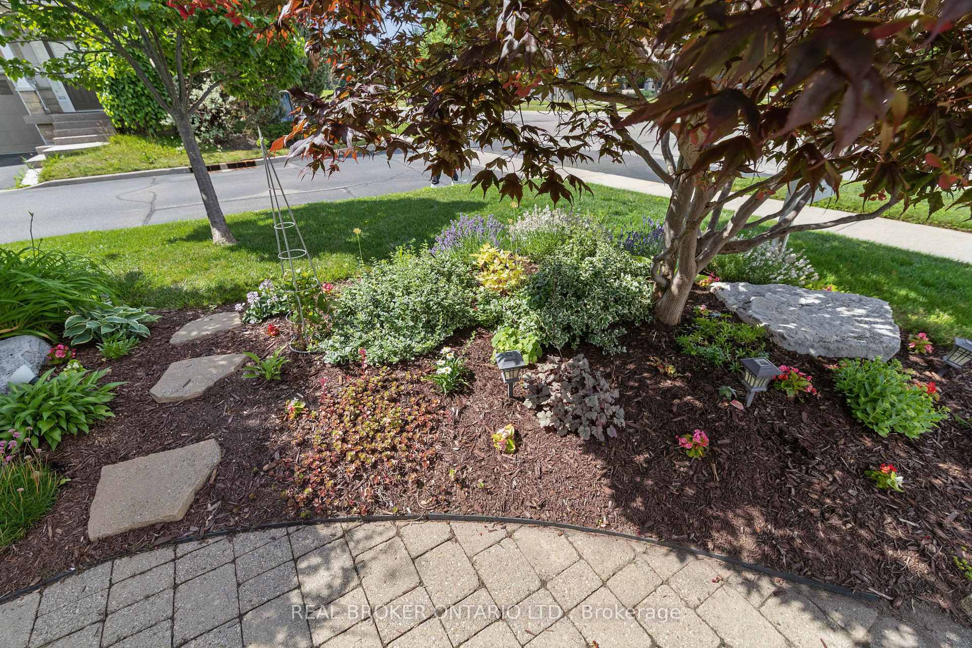 Photo 3 of 30 Doon Mills Drive, Kitchener, Doon South — HOMEH