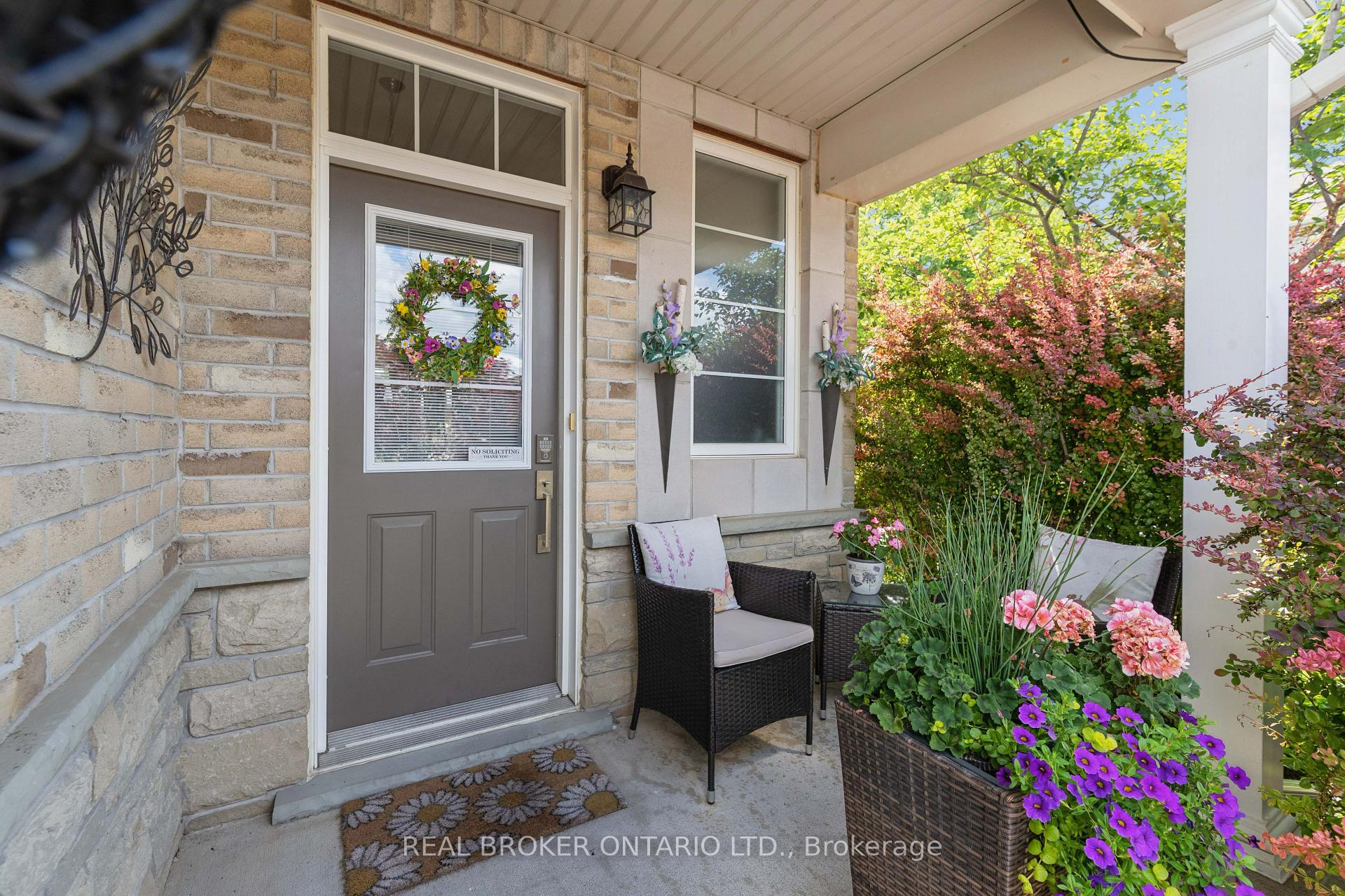Photo 4 of 30 Doon Mills Drive, Kitchener, Doon South — HOMEH