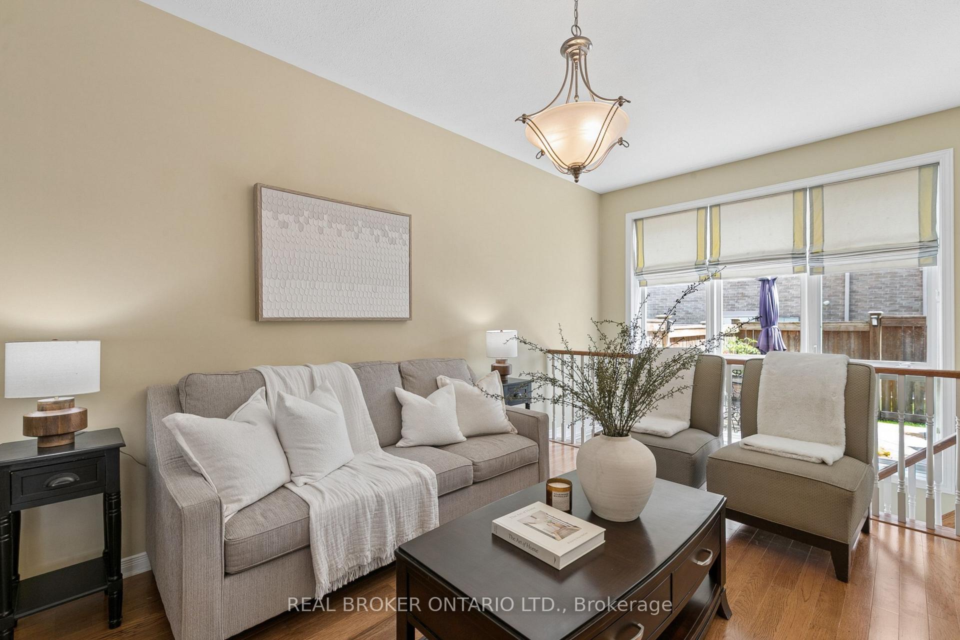 Photo 10 of 30 Doon Mills Drive, Kitchener, Doon South — HOMEH