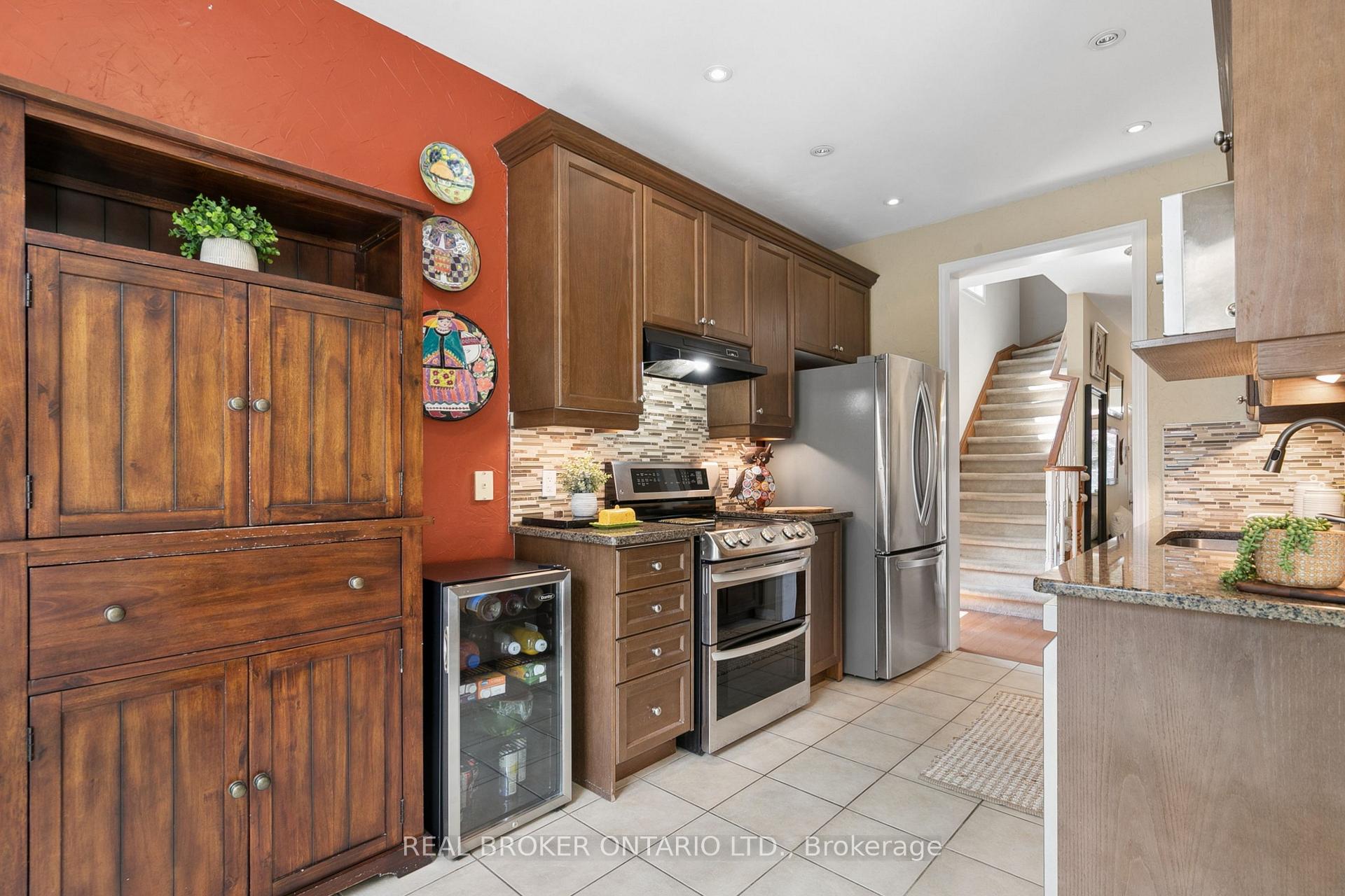 Photo 17 of 30 Doon Mills Drive, Kitchener, Doon South — HOMEH