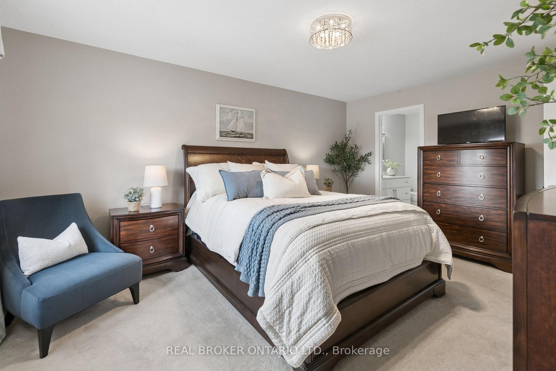Photo 23 of 30 Doon Mills Drive, Kitchener, Doon South — HOMEH