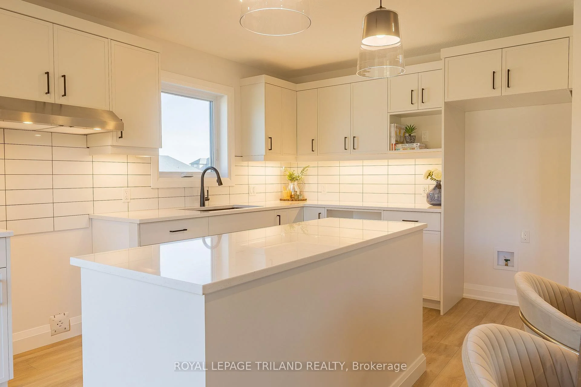 Photo 9 of 138 Benjamin Parkway, St. Thomas — HOMEH