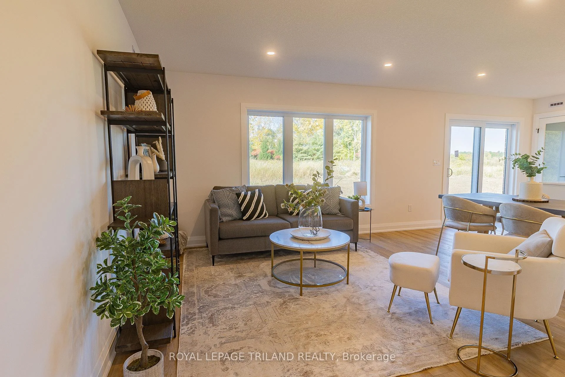 Photo 11 of 138 Benjamin Parkway, St. Thomas — HOMEH