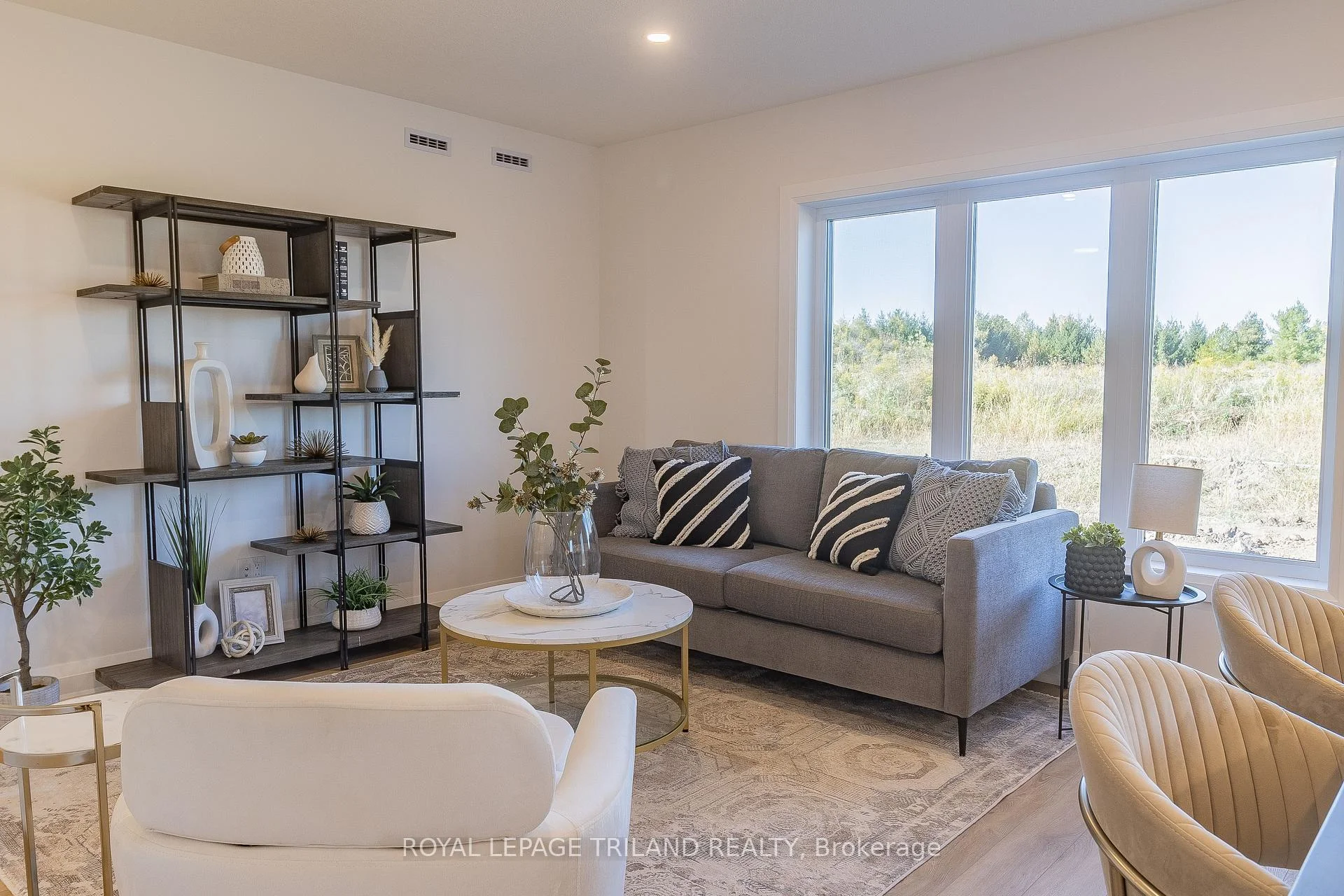 Photo 13 of 138 Benjamin Parkway, St. Thomas — HOMEH