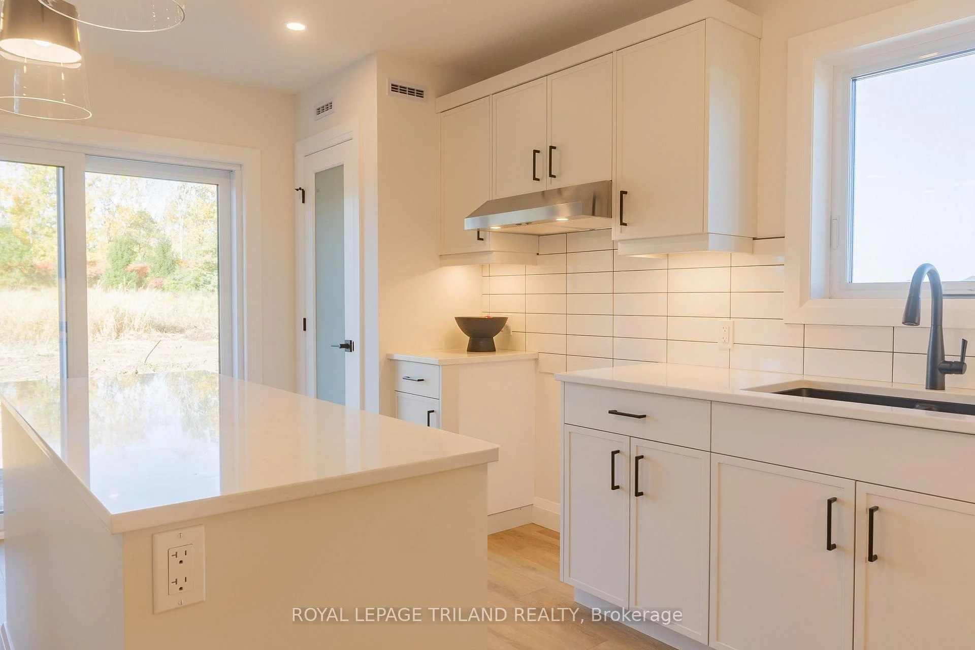 Photo 19 of 138 Benjamin Parkway, St. Thomas — HOMEH