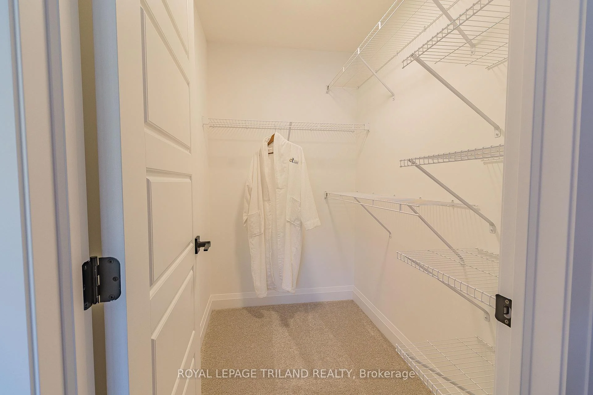 Photo 23 of 138 Benjamin Parkway, St. Thomas — HOMEH