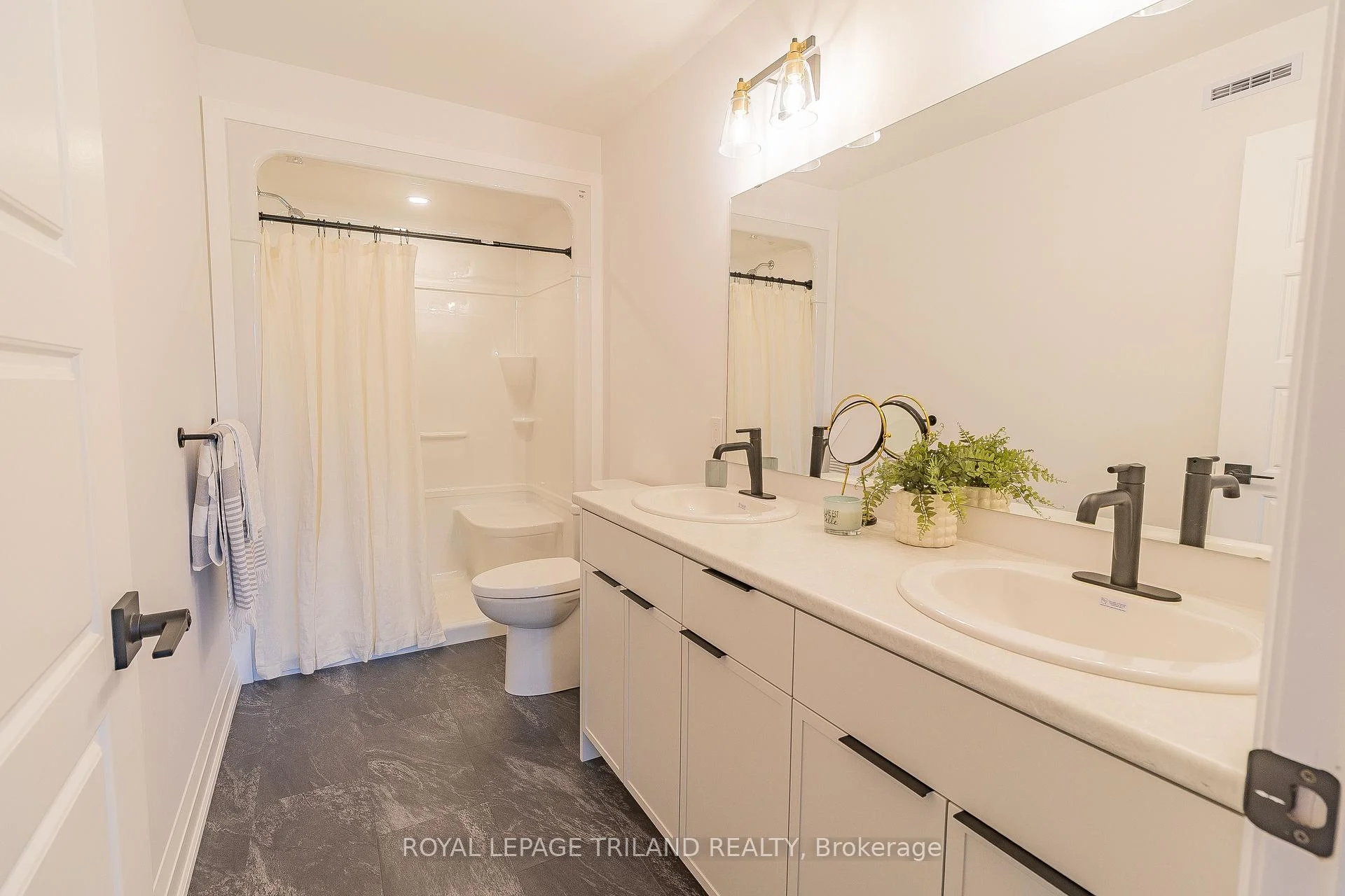 Photo 24 of 138 Benjamin Parkway, St. Thomas — HOMEH