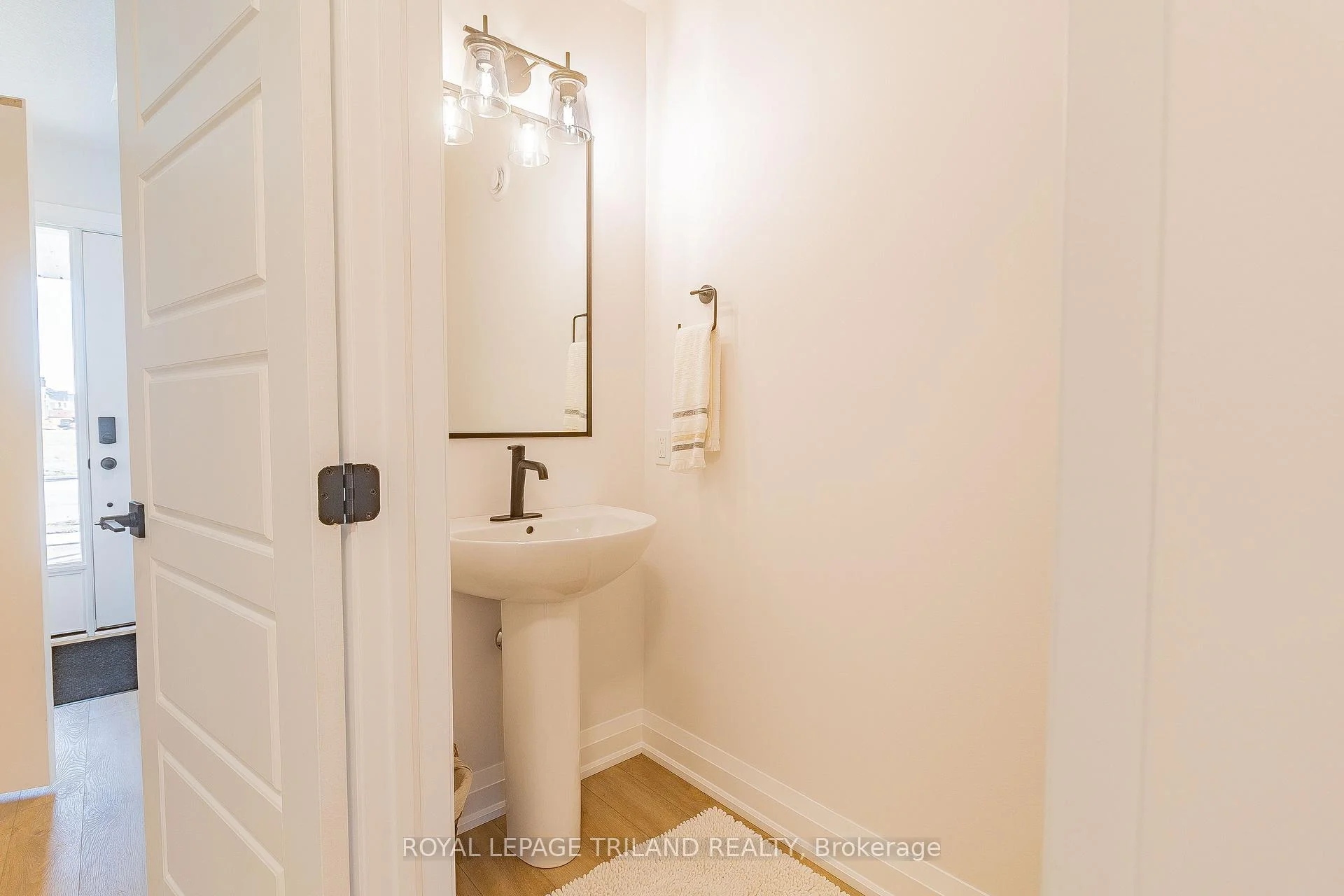 Photo 26 of 138 Benjamin Parkway, St. Thomas — HOMEH