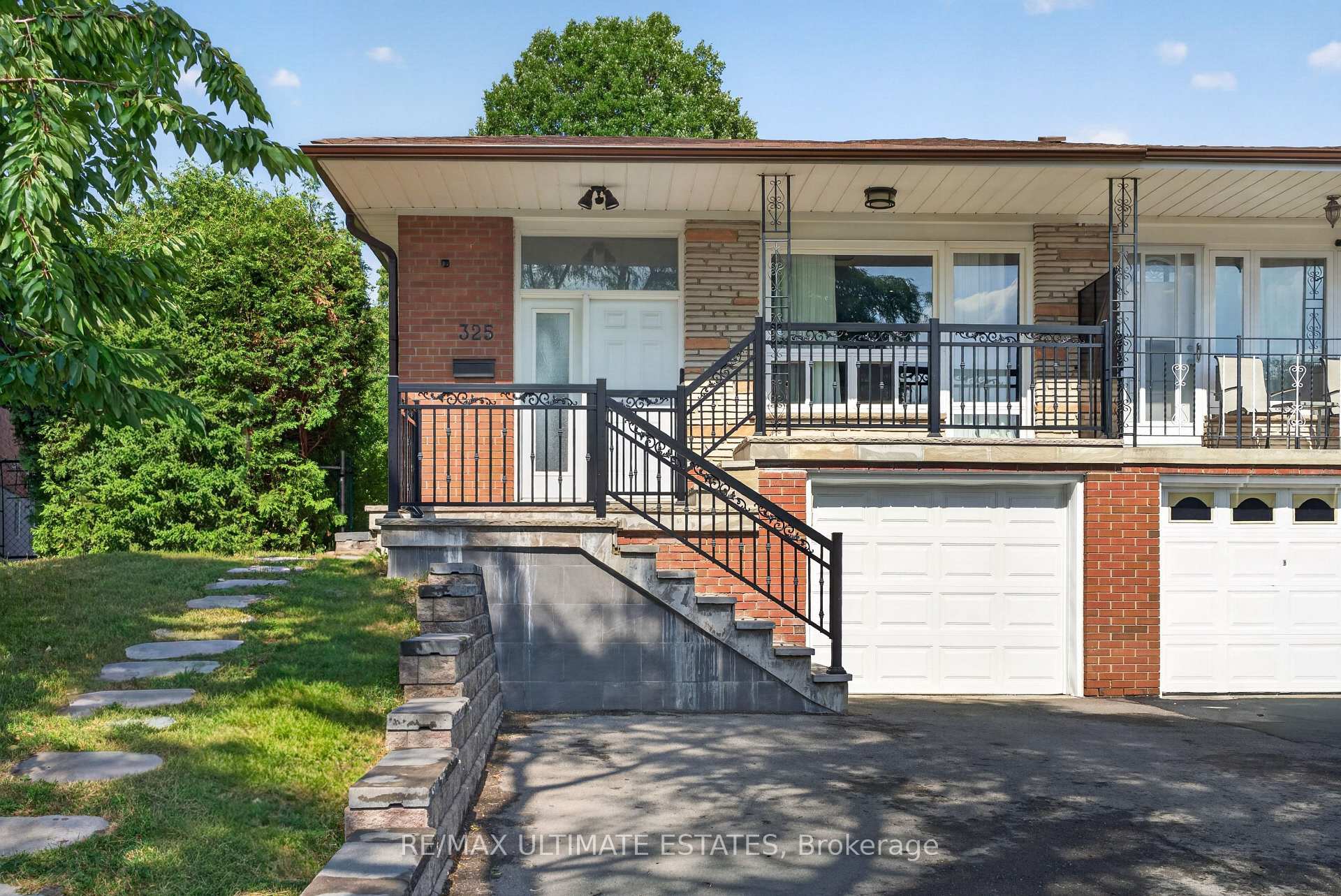 Front of 325 Goldenwood Road